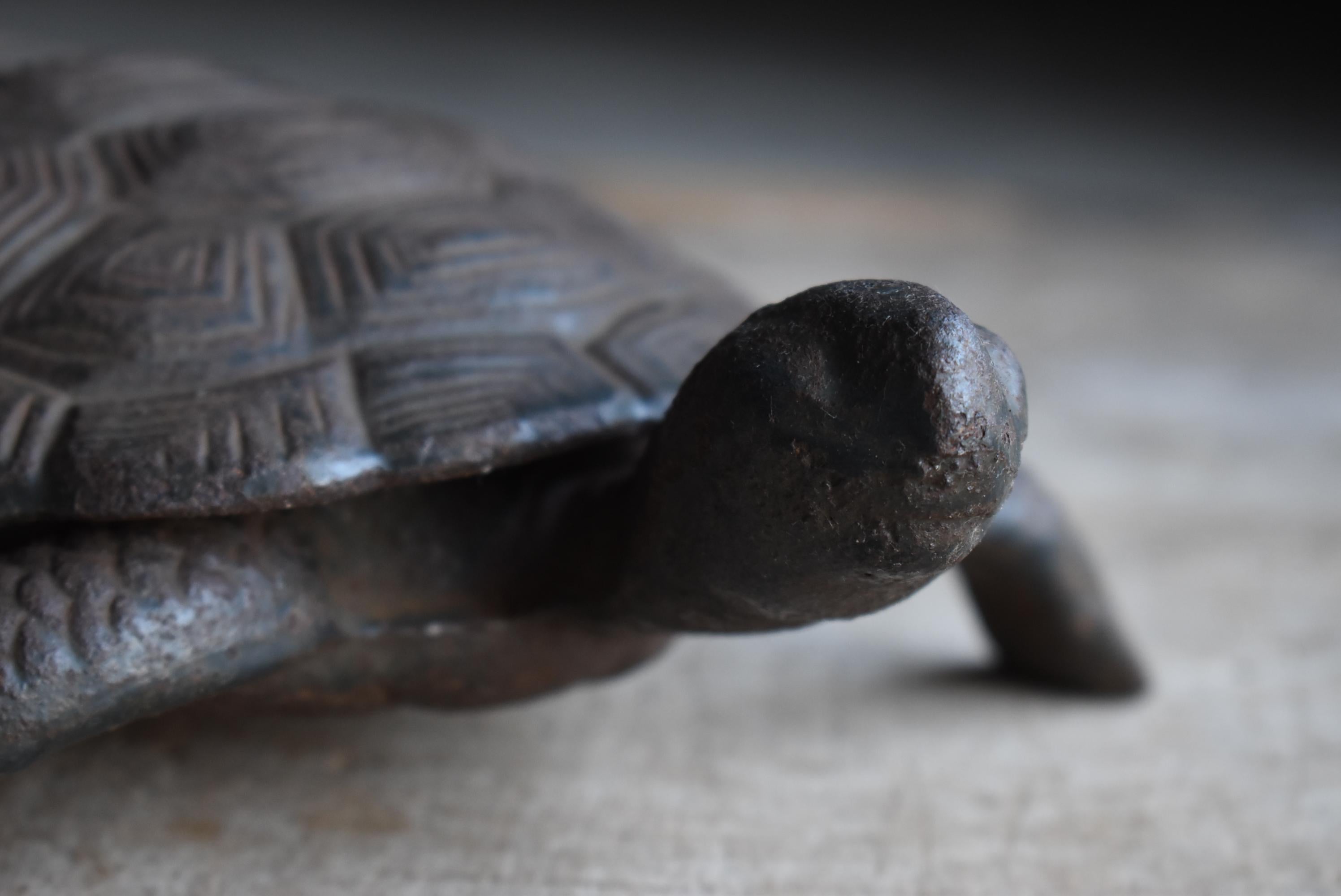 Antigua Tortuga Japonesa de Hierro Artesanal 1960s-1980s / Wabi Sabi Metalistería