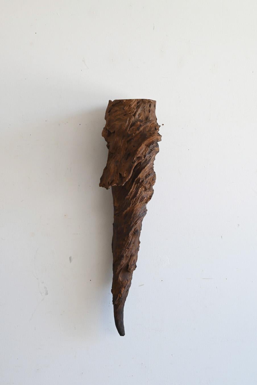 Old Japanese natural wood wall vase/20th century/Wabi-sabi object In Good Condition For Sale In Sammu-shi, Chiba