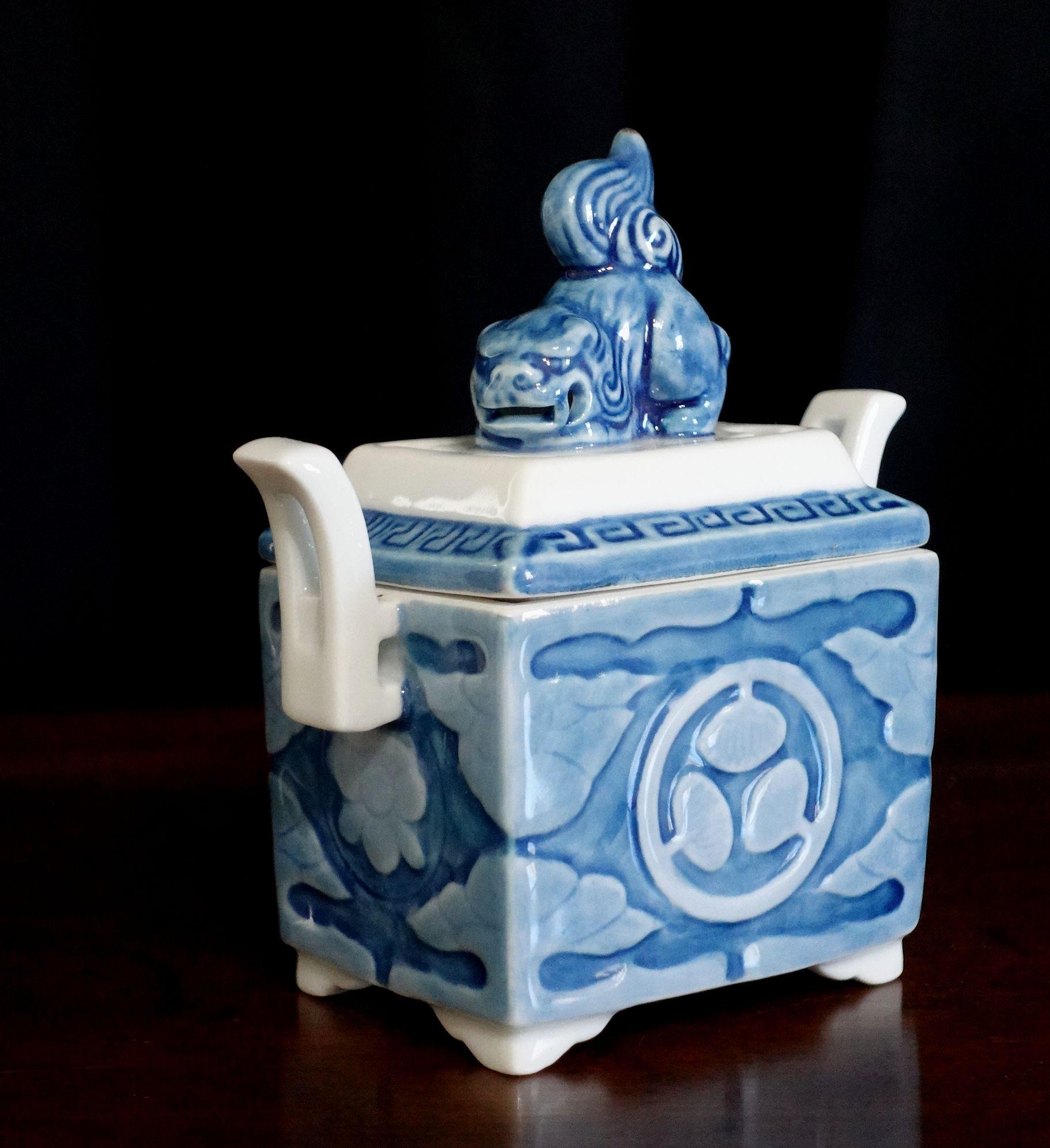 Hand-Crafted Old Japanese Porcelain Lidded Incense Burner in the Original Box For Sale