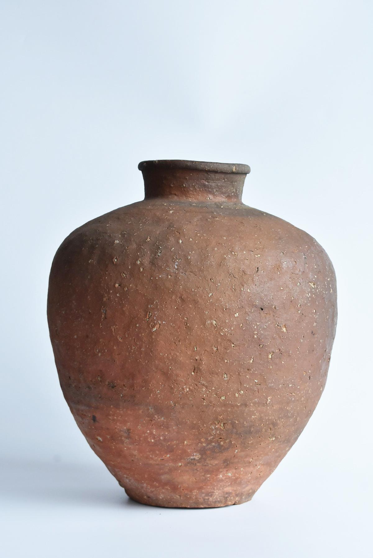 This is a jar made from the end of the Muromachi period to the Momoyama period (around 1500 to 1600).
As some of you may know, this is a 
