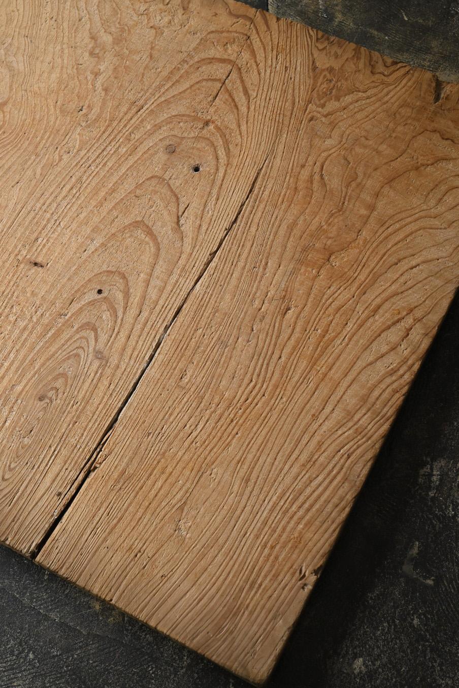 Old Japanese simple wood grain wall hanging board / 1868-1920 / Wabi-sabi board In Good Condition In Sammu-shi, Chiba