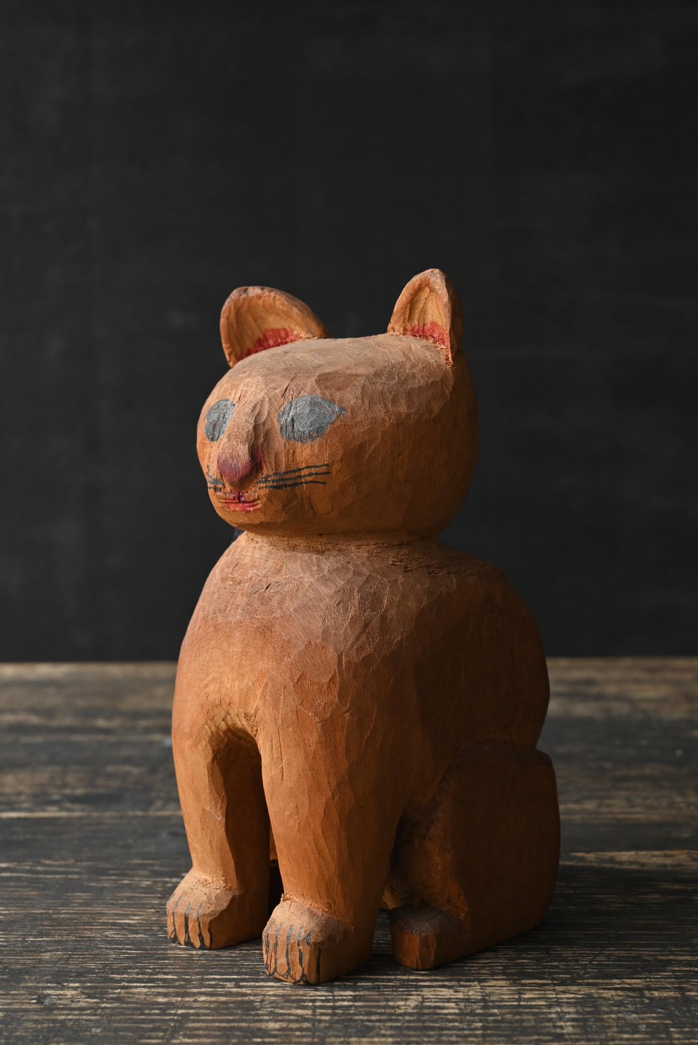 Old Japanese small wooden cat / 1920-1980 / Cat figurine/Showa era In Good Condition In Sammu-shi, Chiba