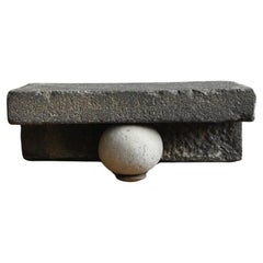 Antiguo expositor japonés de piedra y hormigón/finales del siglo XX/positor de bonsáis