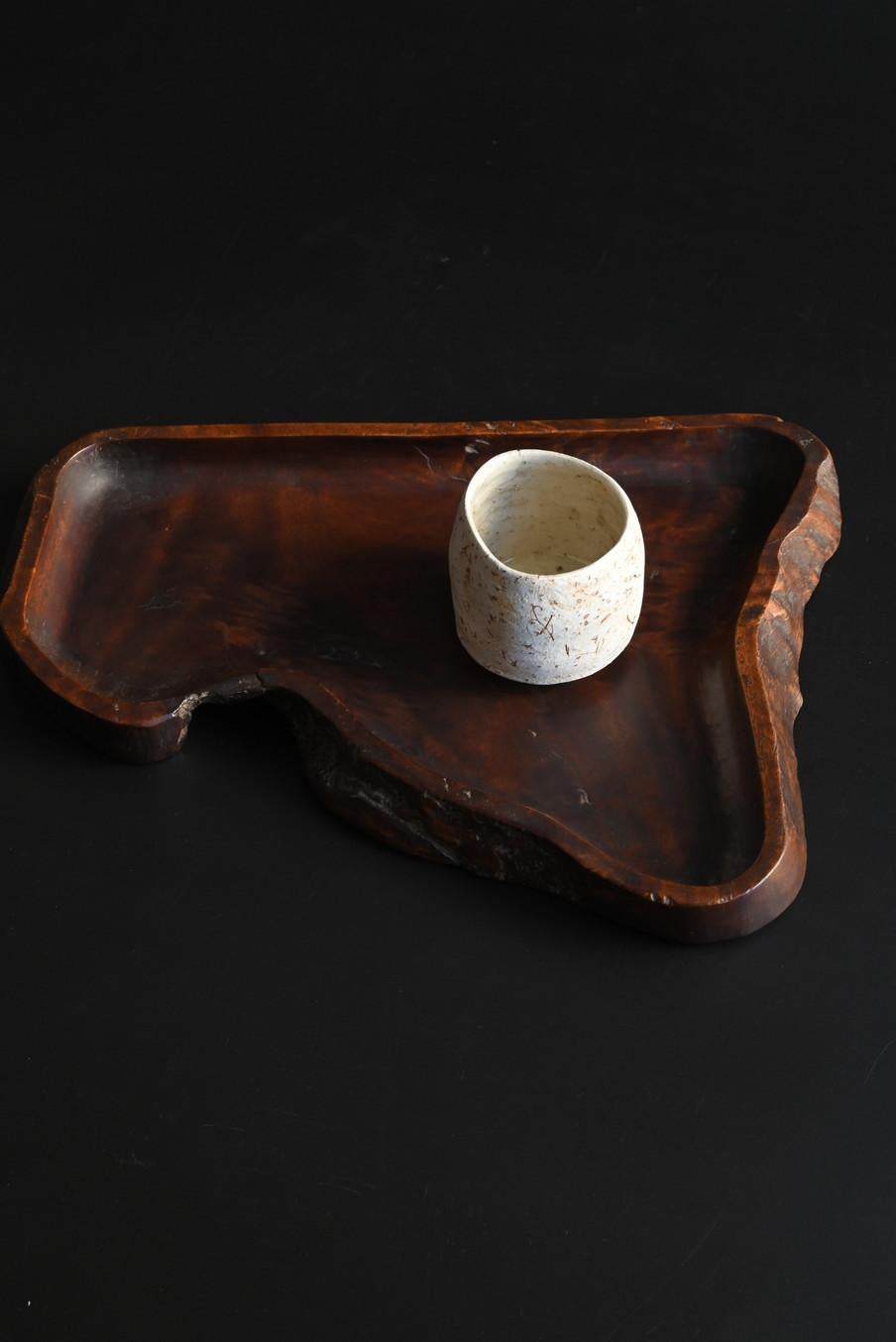 Altes japanisches Wabi-sabi-Holztablett / 20. Jahrhundert/Tischgeschirr[obon] im Angebot 12