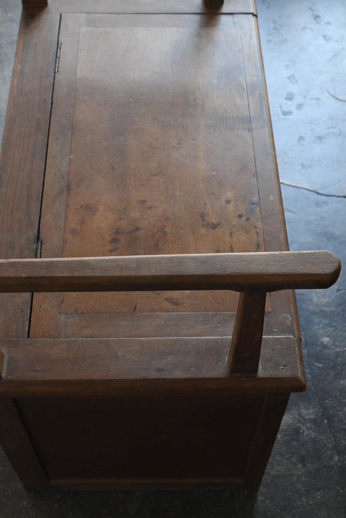 Ancien banc japonais en bois/chaise en bois avec rangement/époque Shoha en vente 3