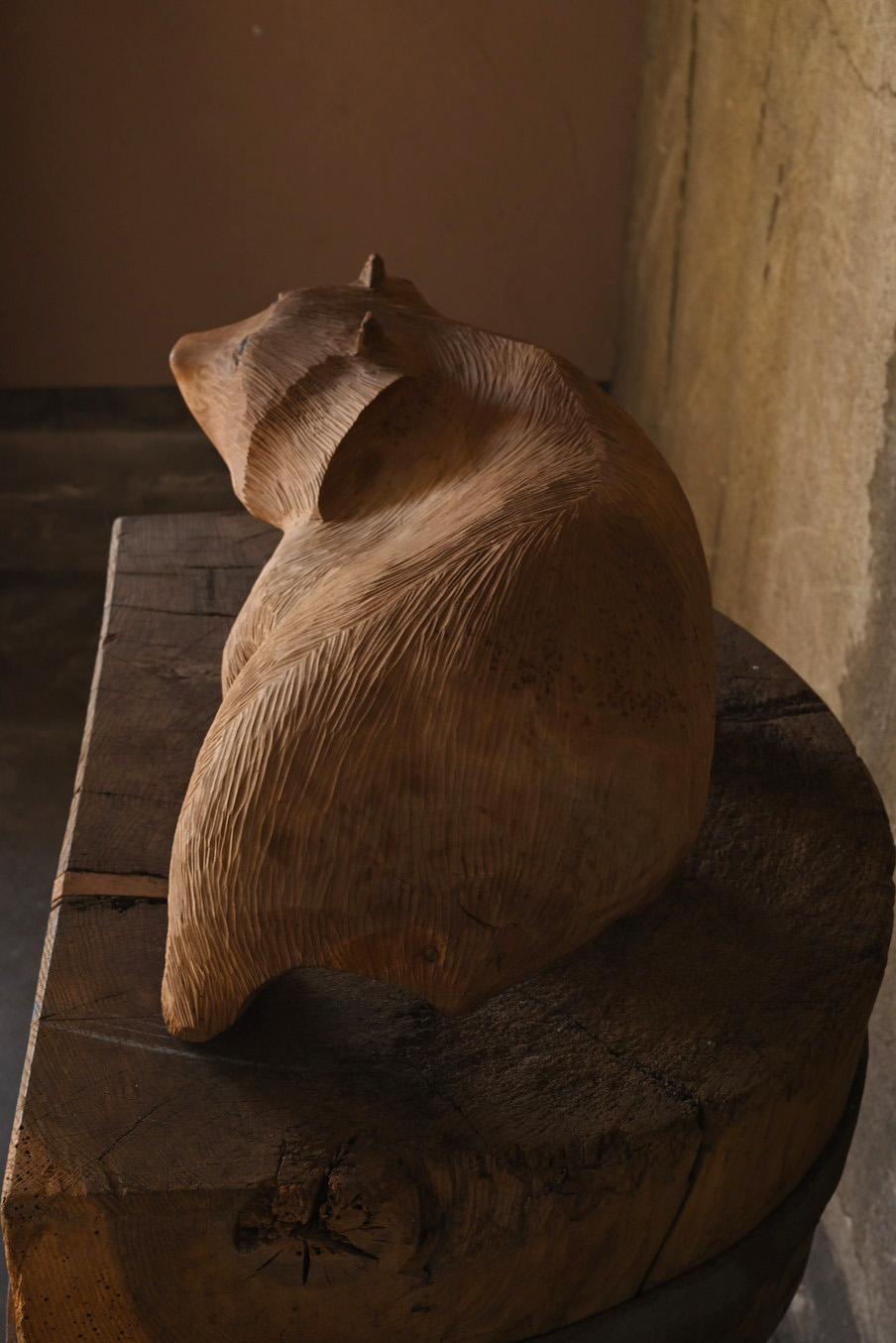 Antigua figura de oso/animal tallada en madera japonesa/época Showa Tallado a mano en venta