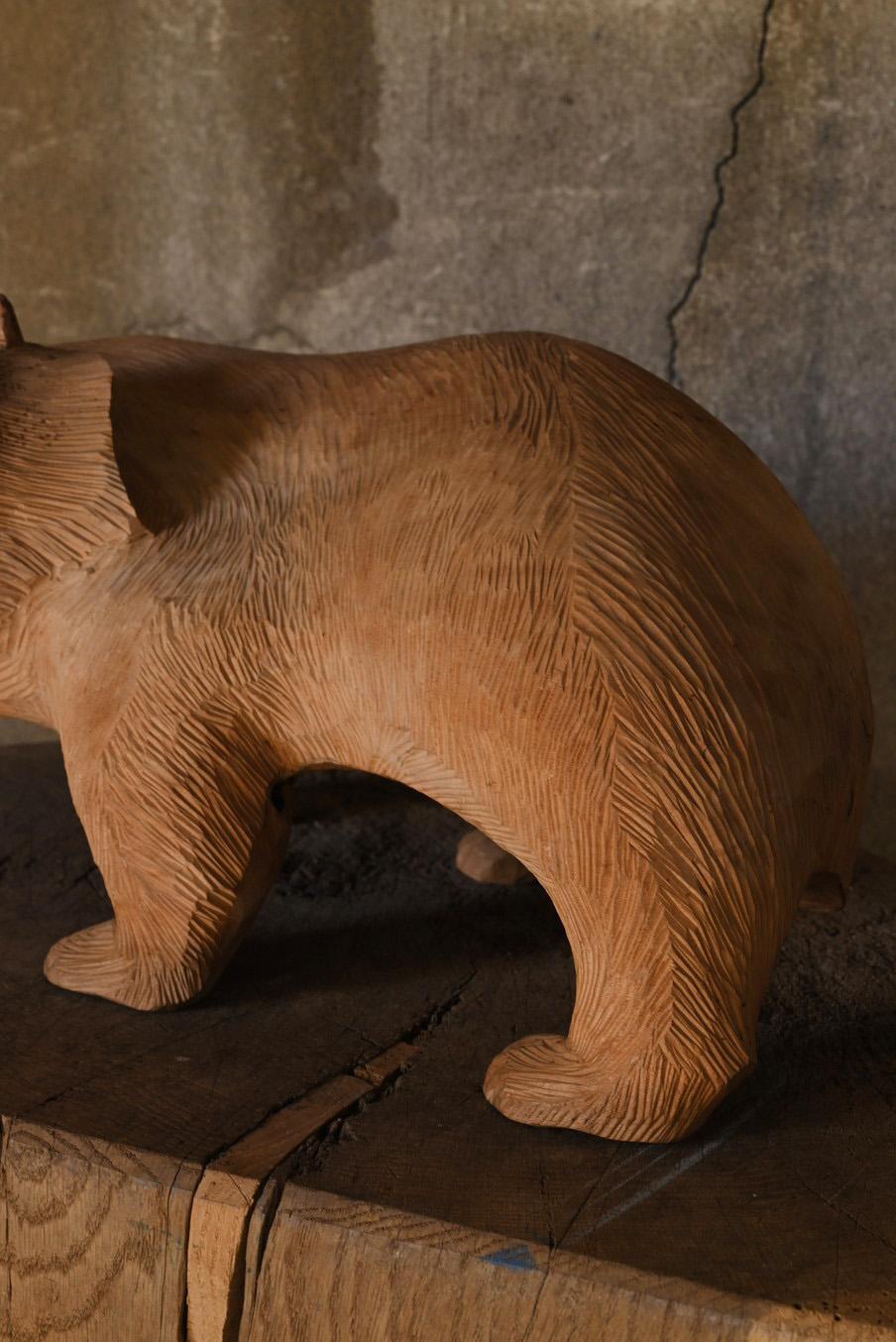 Antigua figura de oso/animal tallada en madera japonesa/época Showa en venta 1