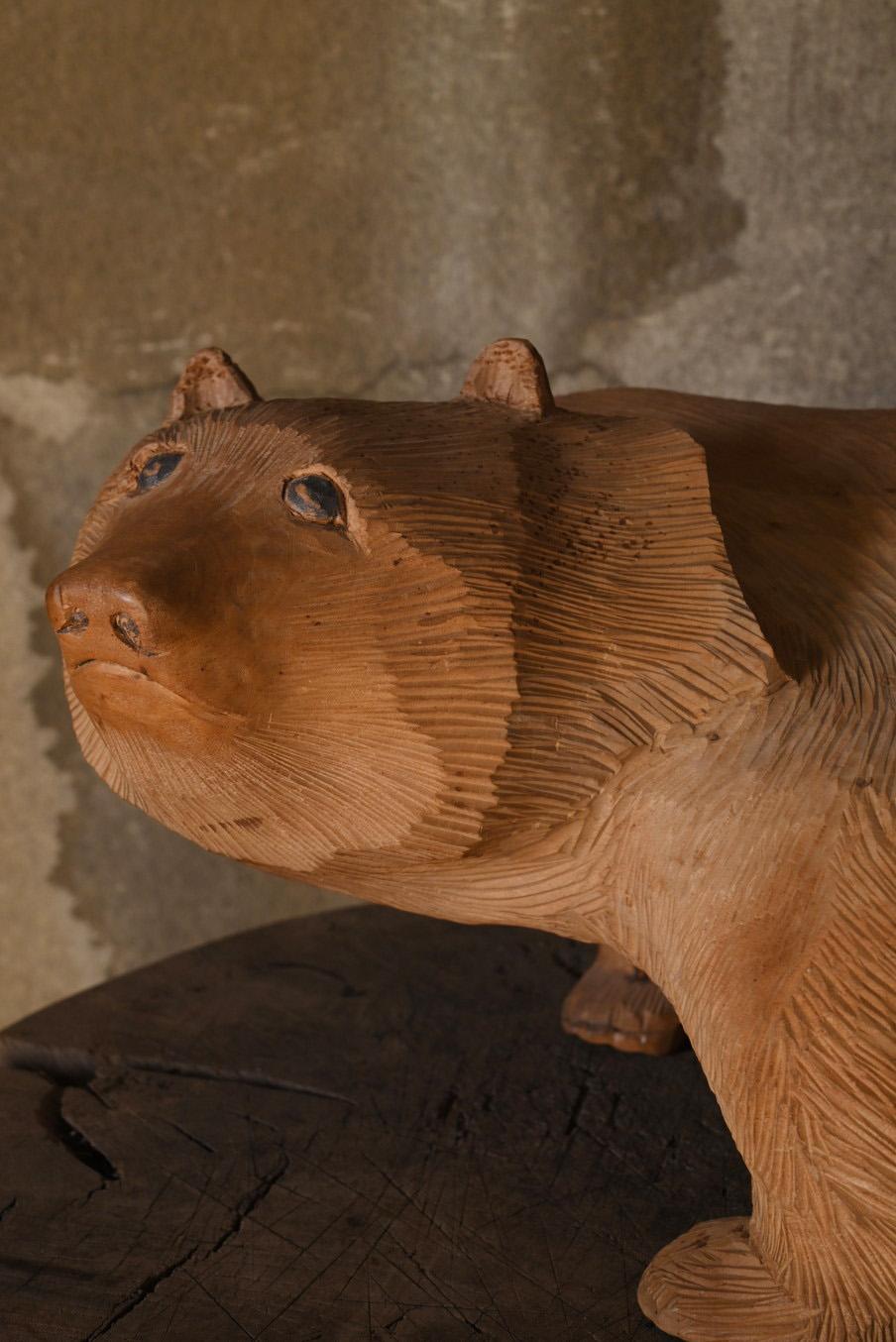 Antigua figura de oso/animal tallada en madera japonesa/época Showa en venta 2