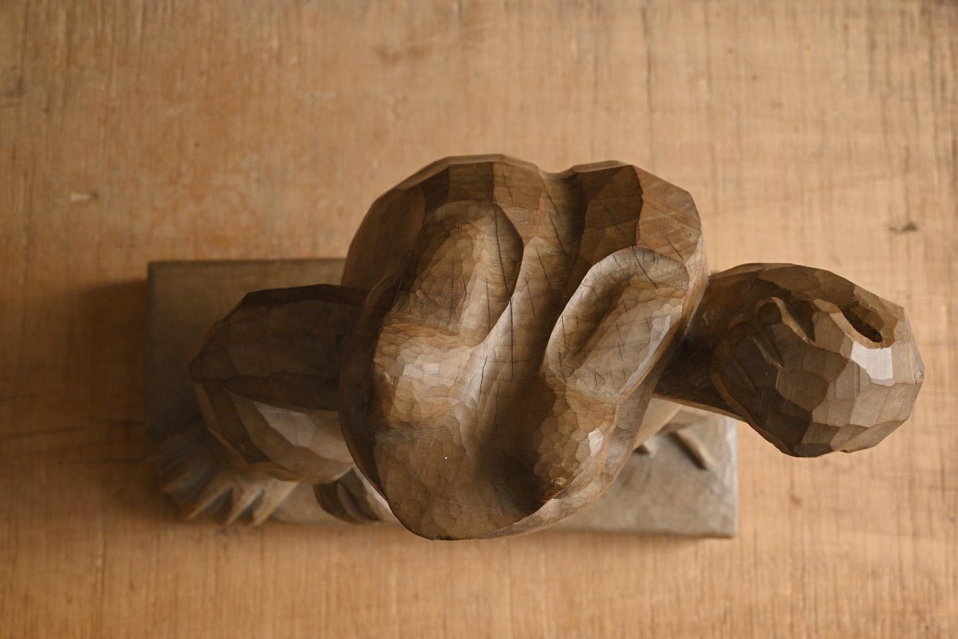 Old Japanese wooden frog figurine / 20th century / wood carving figurine For Sale 10