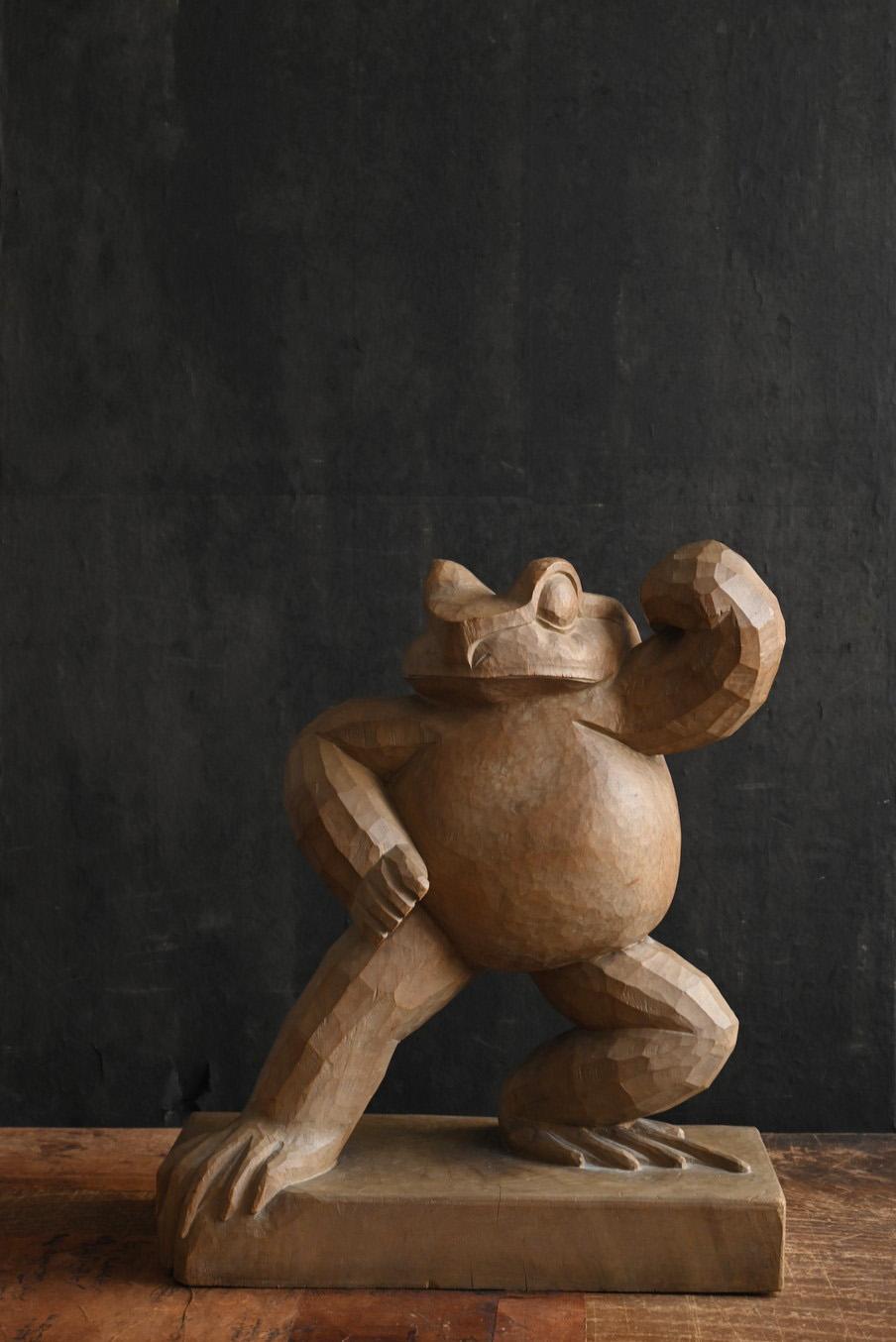 Old Japanese wooden frog figurine / 20th century / wood carving figurine For Sale 12