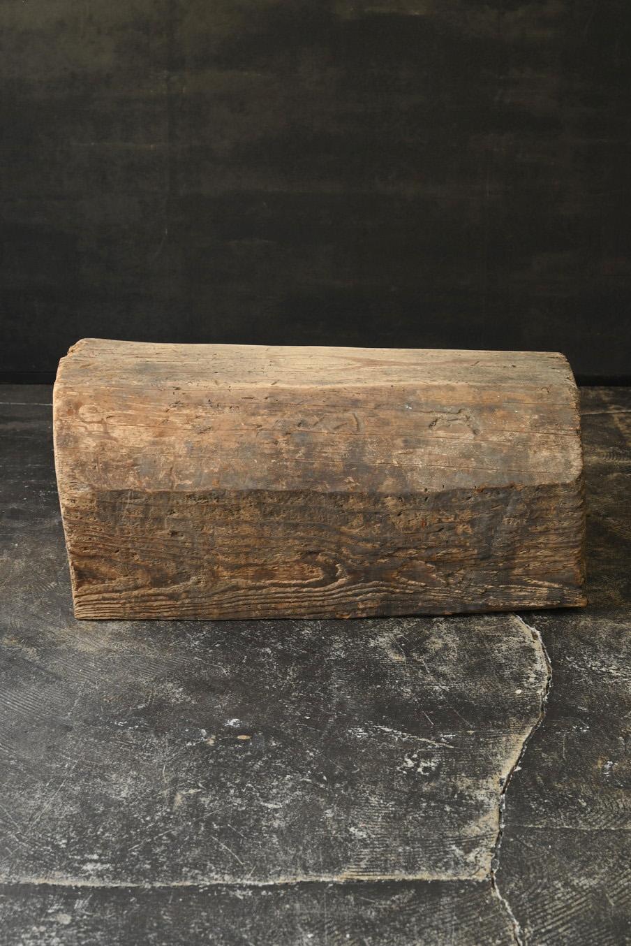 Old Japanese wooden low bench/20th century/wooden chair/stool For Sale 2