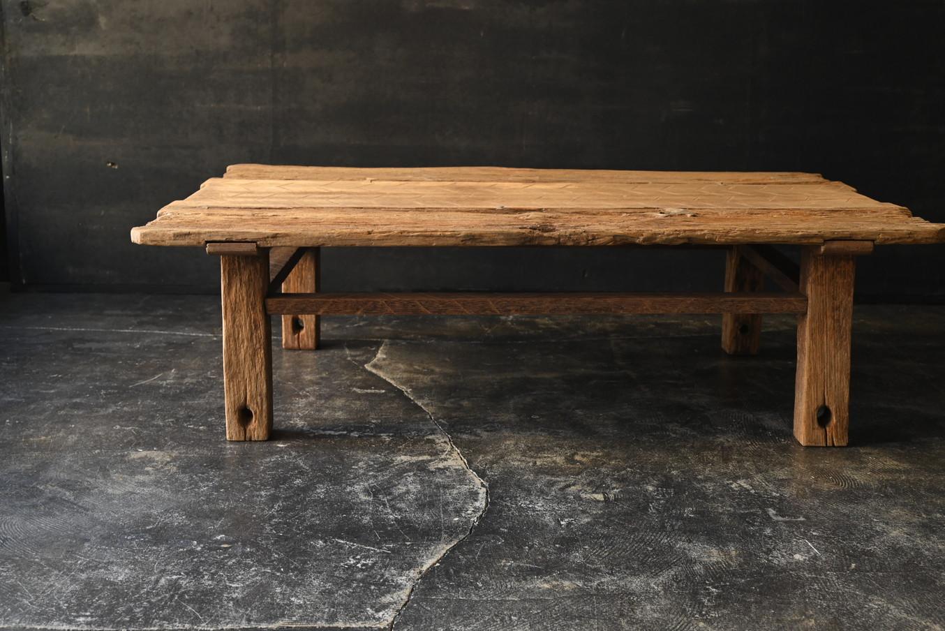 Altes japanischer niedriger Holztisch / 20. Jahrhundert / Mitteltisch / Wabi-sabi-Tisch im Angebot 5
