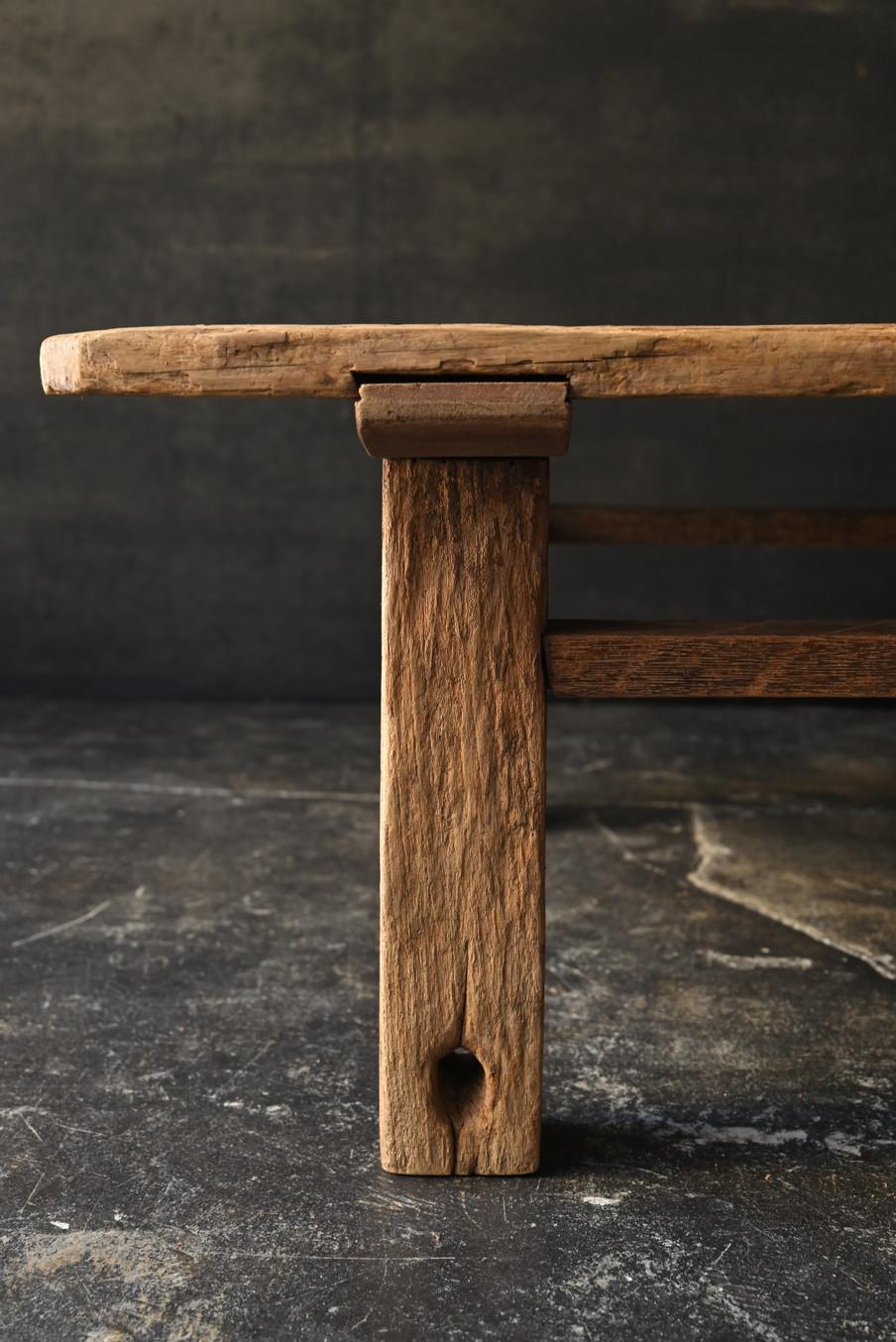 Altes japanischer niedriger Holztisch / 20. Jahrhundert / Mitteltisch / Wabi-sabi-Tisch im Angebot 6