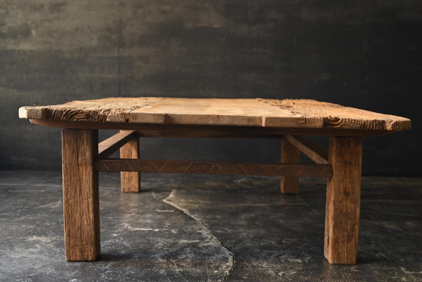 Altes japanischer niedriger Holztisch / 20. Jahrhundert / Mitteltisch / Wabi-sabi-Tisch im Angebot 10