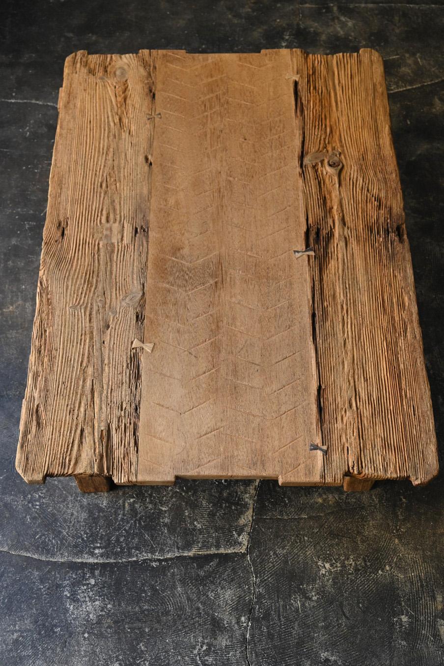 Altes japanischer niedriger Holztisch / 20. Jahrhundert / Mitteltisch / Wabi-sabi-Tisch im Zustand „Gut“ im Angebot in Sammu-shi, Chiba