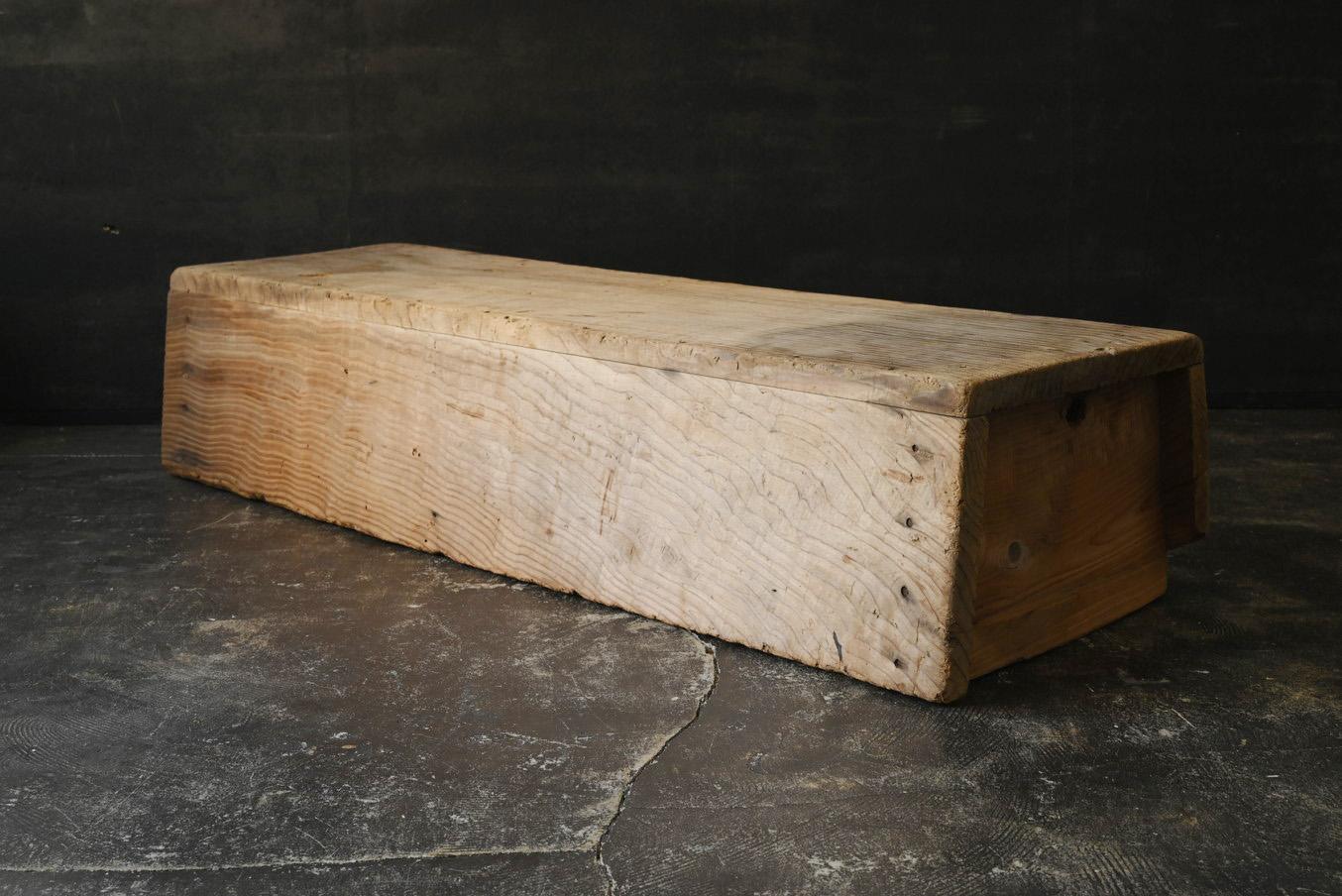 Cedar Old Japanese wooden low table/wooden bench/Showa era/feed trough For Sale