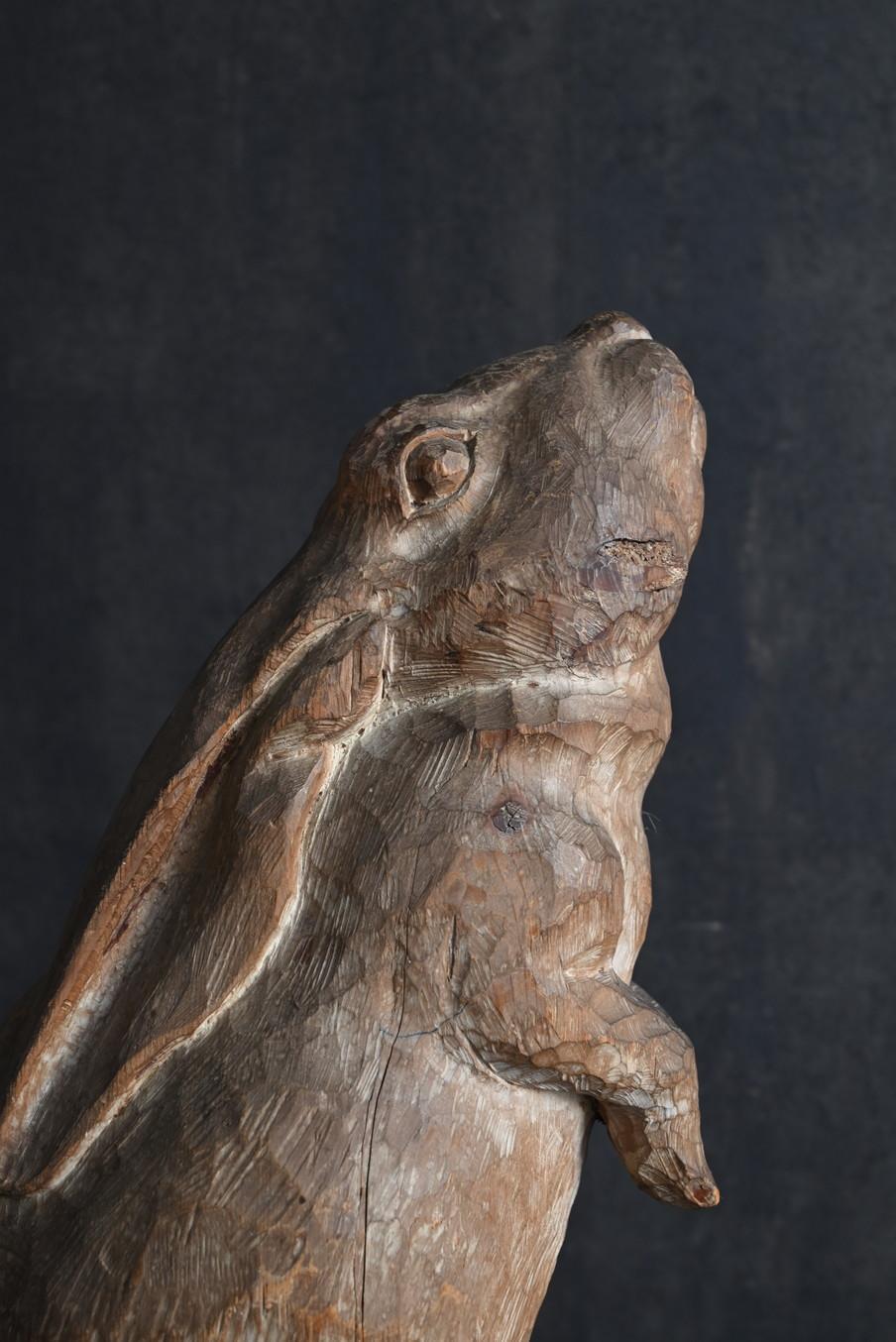 Alte japanische Holzkaninchenfigur/20. Jahrhundert/geschnitztes Tier im Angebot 1