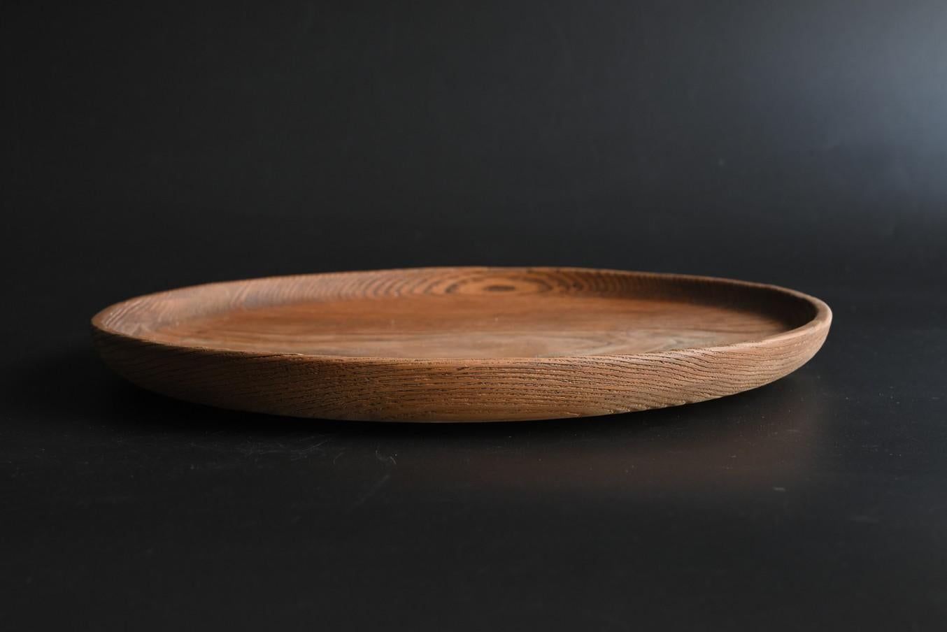 Hand-Carved Old Japanese wooden round tray/Showa era/confectionery dish