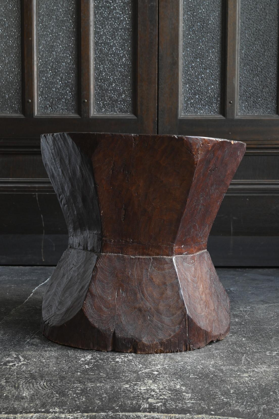 Ancien tabouret japonais en bois / 20e siècle / Chaise polygonale/MINGEI Bon état - En vente à Sammu-shi, Chiba