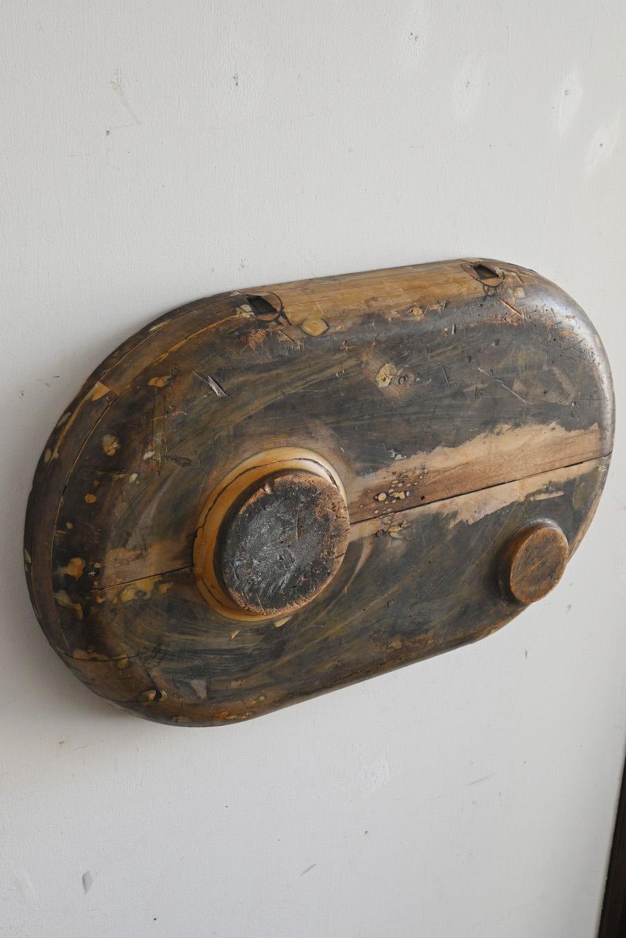 Showa Old Japanese wooden wall hanging object/wooden mold/20th century For Sale