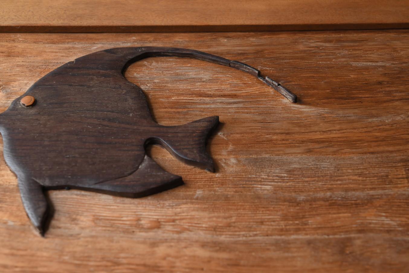 Old Japanese wooden wall hanging tropical fish picture / 20th century For Sale 5