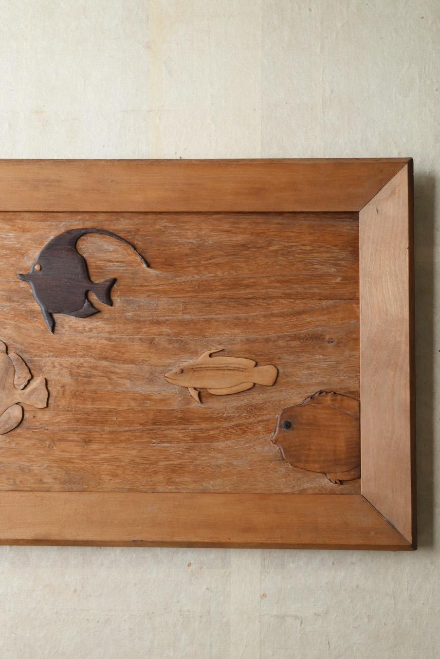 Old Japanese wooden wall hanging tropical fish picture / 20th century For Sale 10