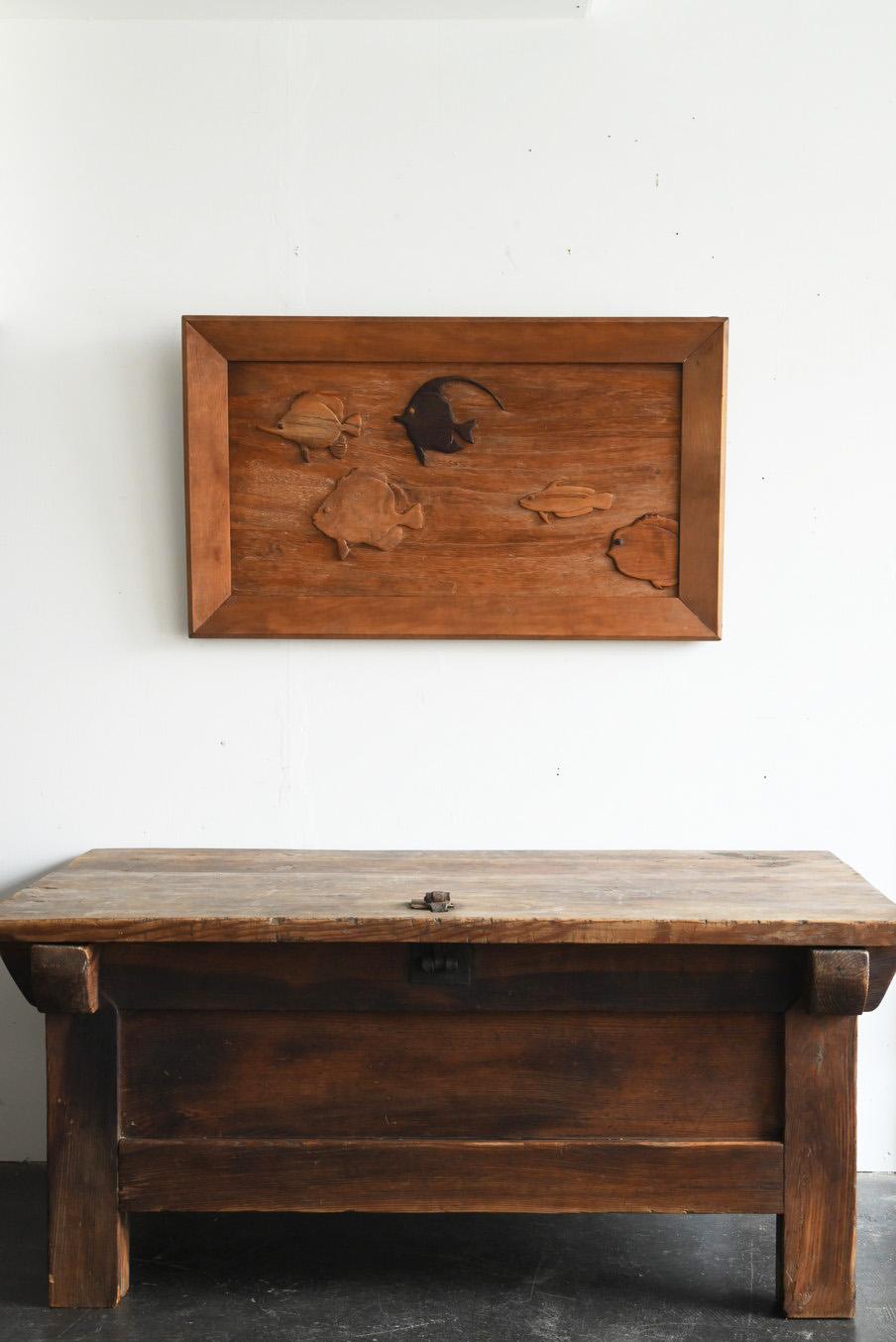 Old Japanese wooden wall hanging tropical fish picture / 20th century For Sale 11