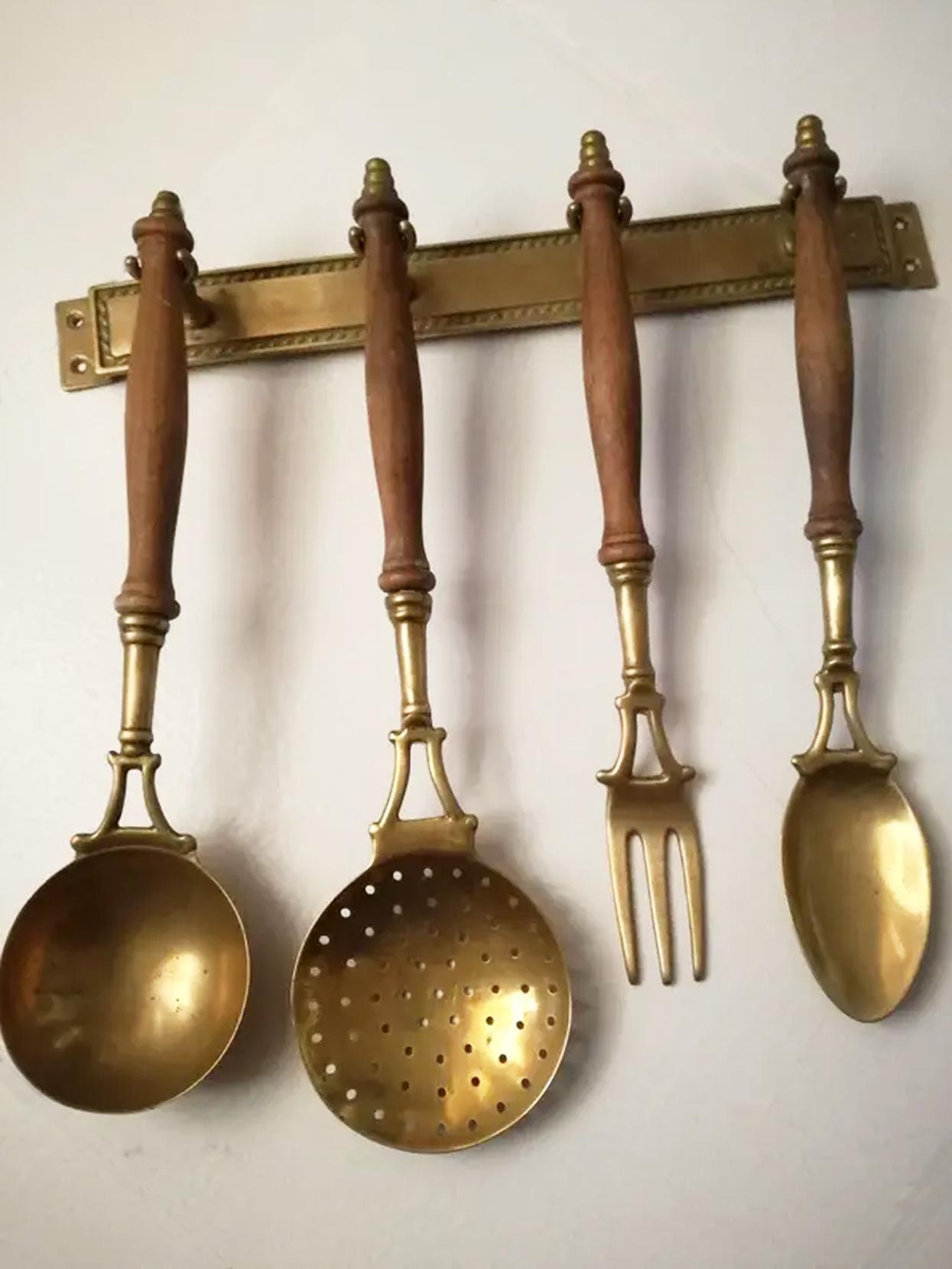 Old Kitchen Utensils Made of Brass with Hanging Bar, Early 20th Century In Good Condition In Mombuey, Zamora