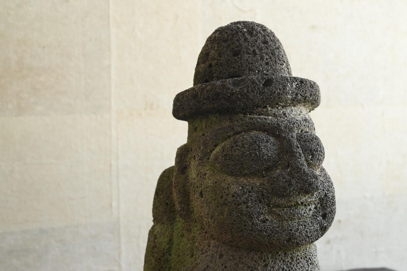 muñecos de piedra antiguos