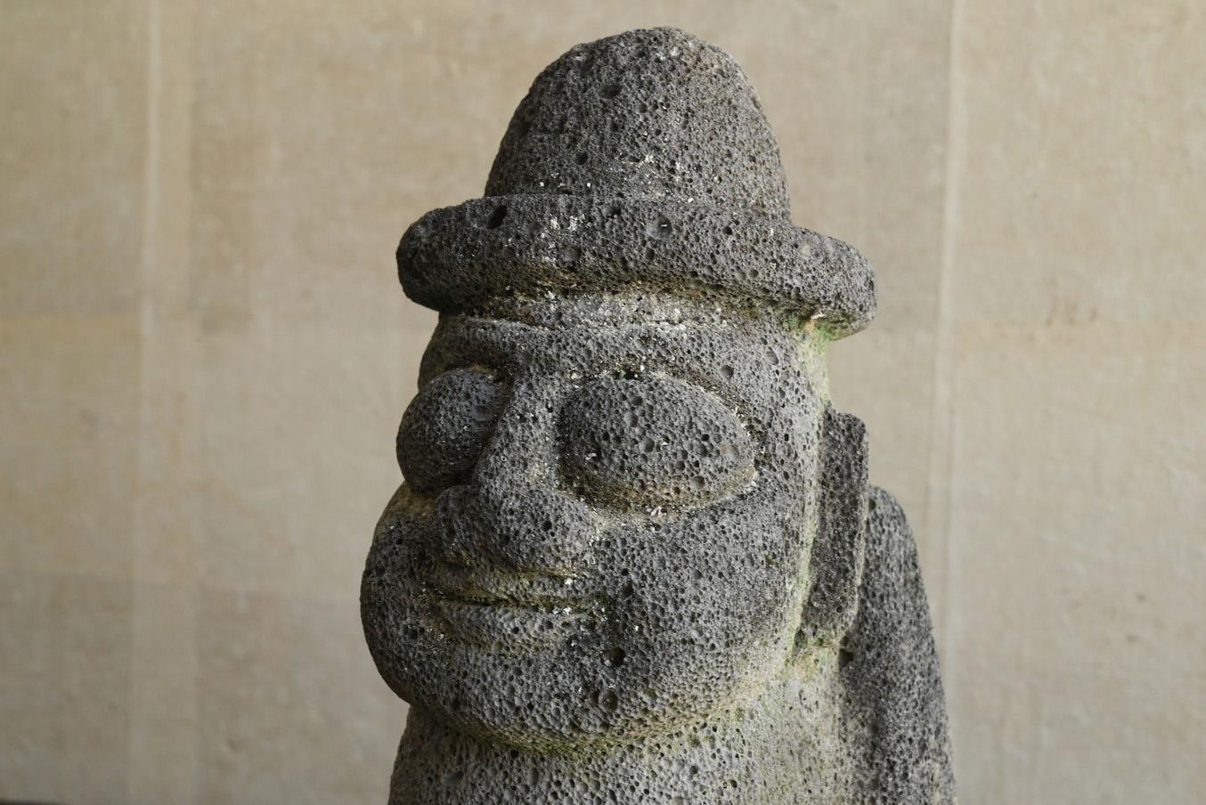 figuras antiguas de piedra
