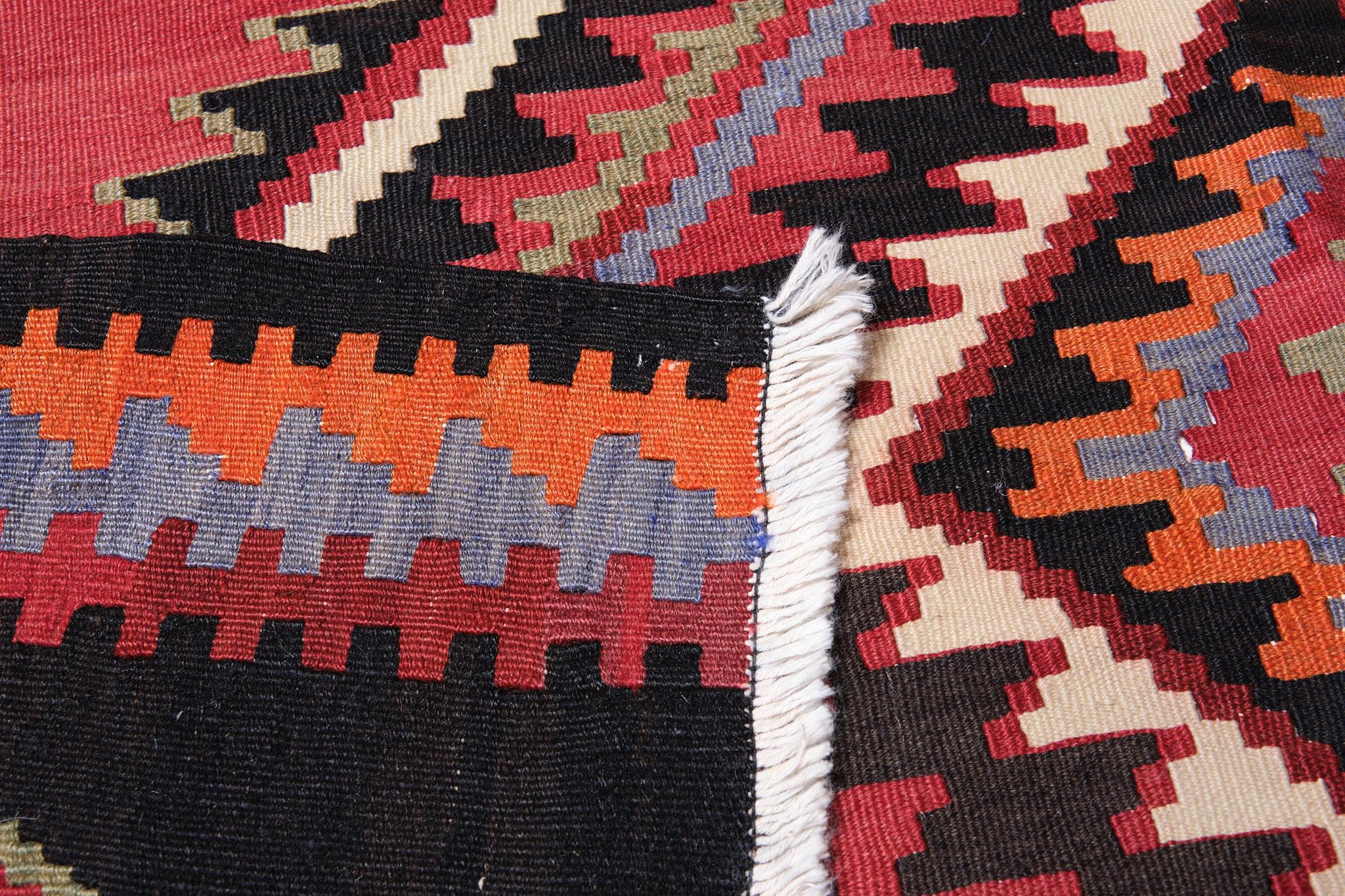 Old Kuba Fine Kilim Rug, Caucasian Carpet In Good Condition For Sale In Tokyo, JP