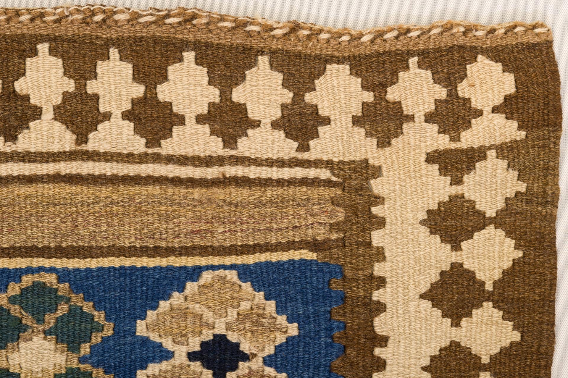 Kilim curdo con lana di cammello naturale non colorata In condizioni ottime in vendita a Alessandria, Piemonte