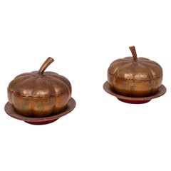 Caja con tapa en forma de calabaza lacada antigua  China