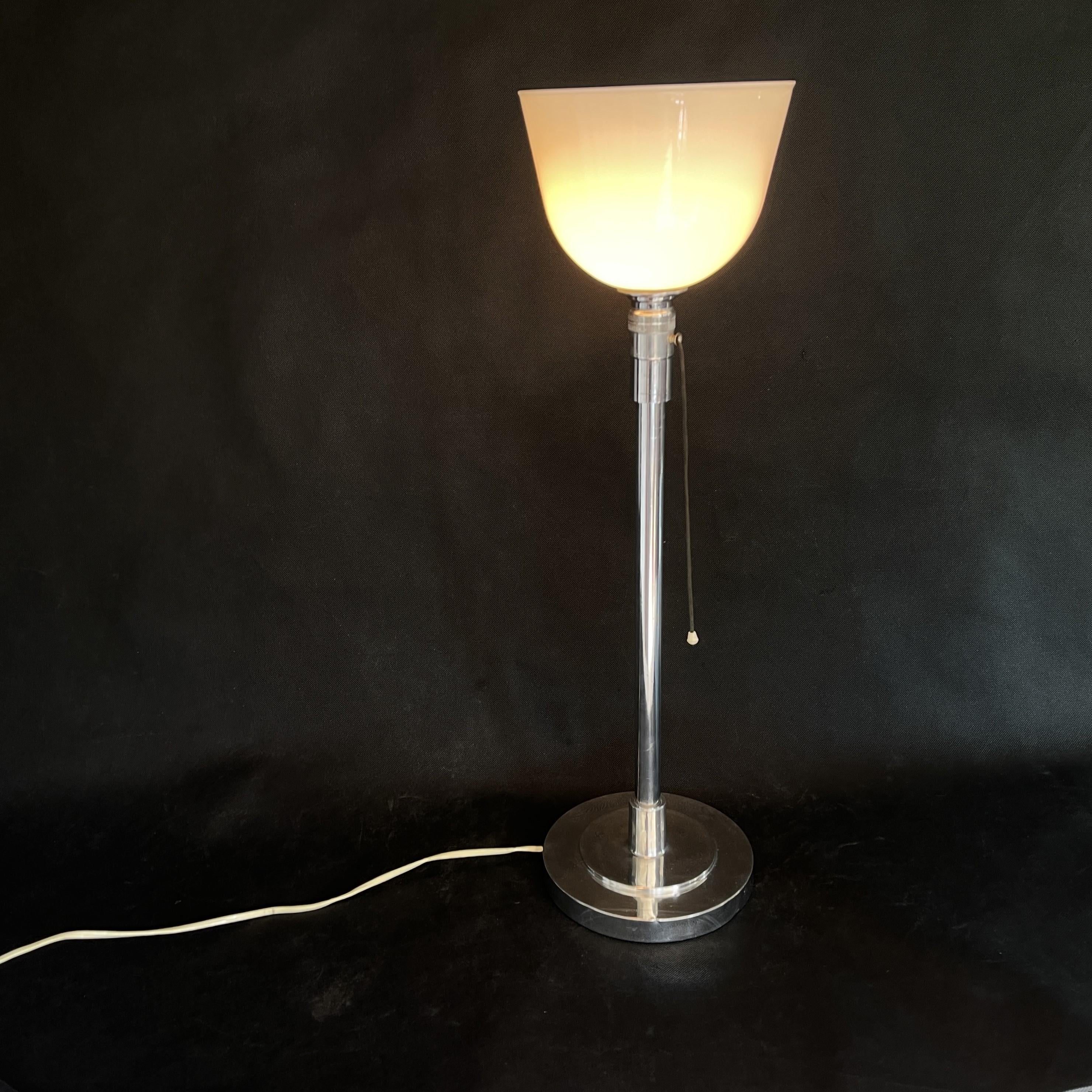 20ième siècle Lampe de table ancienne ART DECO 