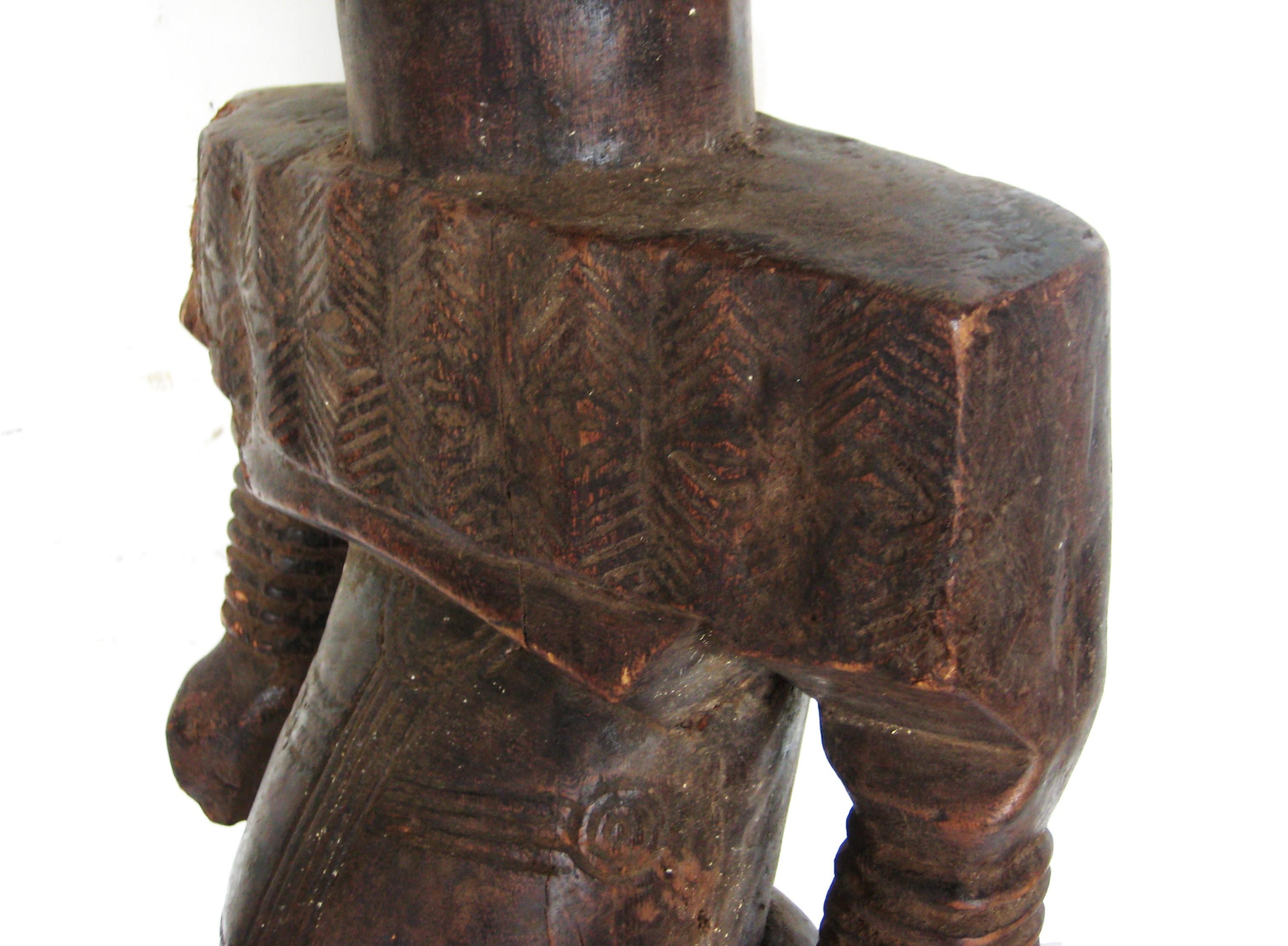 Große Buyu-Schutzfigur Demokratische Republik Kongo Afrika (Stammeskunst) im Angebot