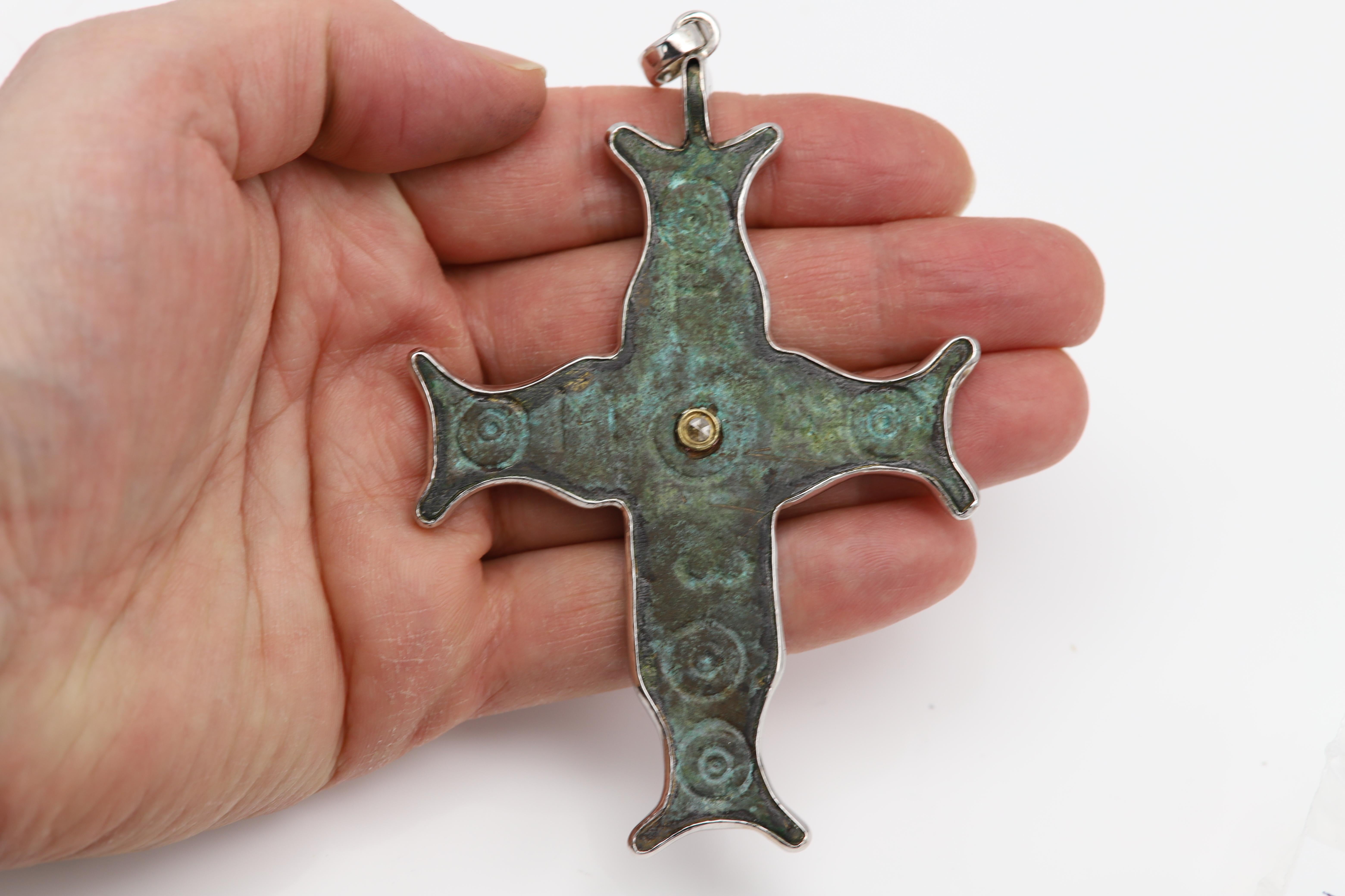 Bizantino Antica croce bizantina di grandi dimensioni da 4 pollici in stile romano A. Silver e 18 carati in vendita