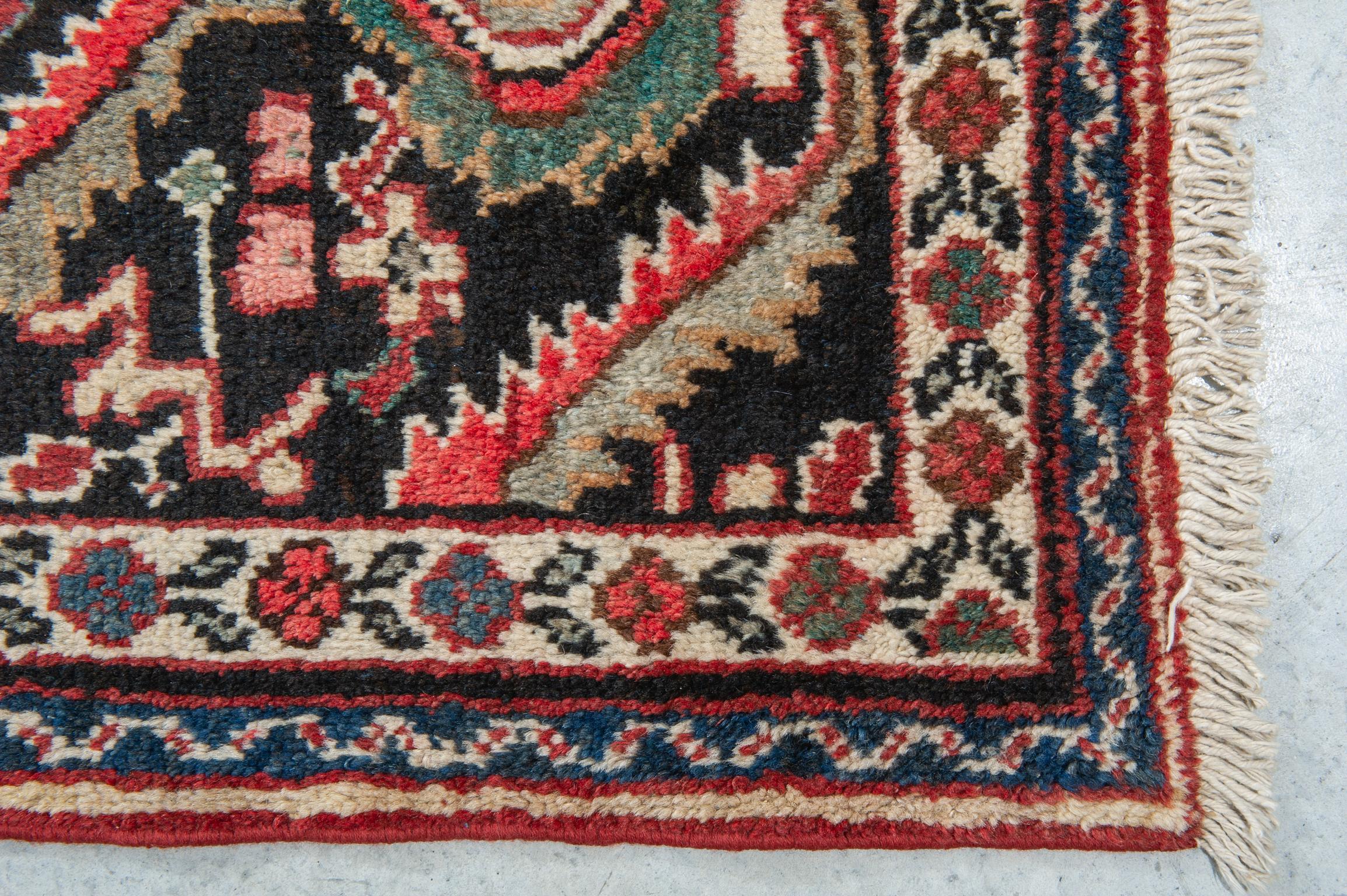 Old Large Elegant Garebagh Rug or Carpet In Excellent Condition In Alessandria, Piemonte