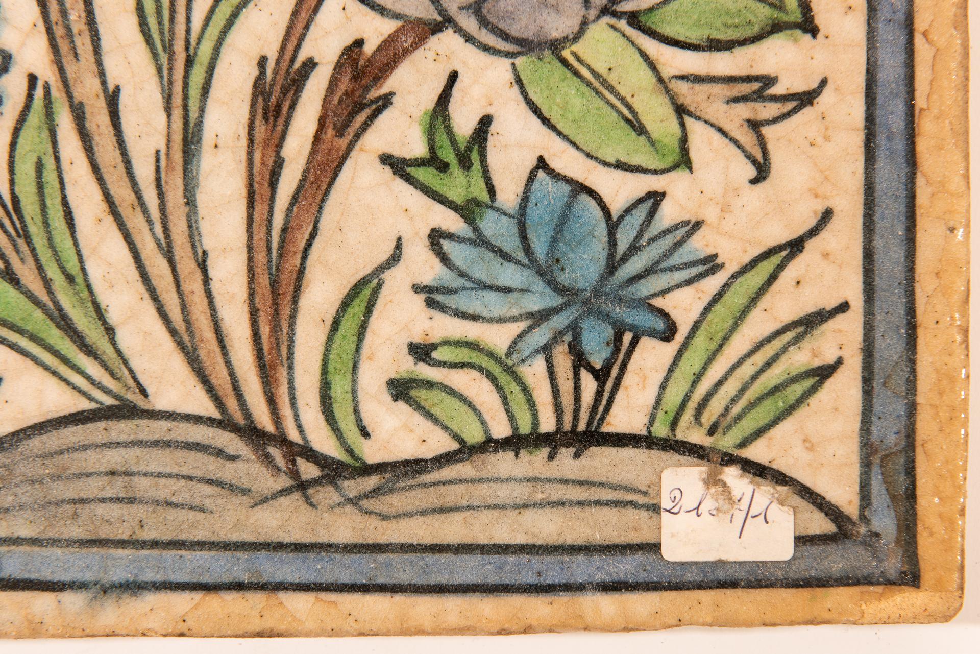Old large hand painted ceramic tile with flowers: very interesting, wherever You want.
Look to the otyher ones published.

ref. nr. 2127/1