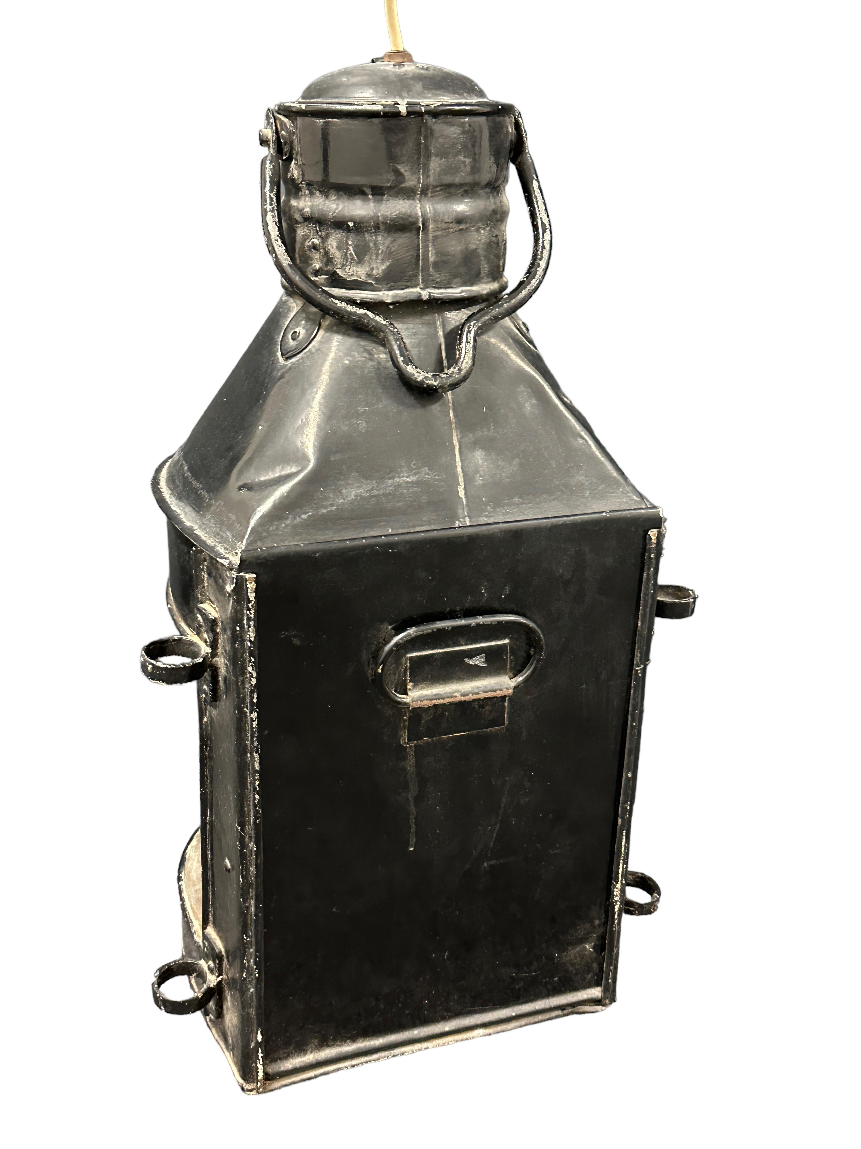 Ancienne grande lampe de bateau nautique Masthead, article de décoration de style industriel vintage en vente 6