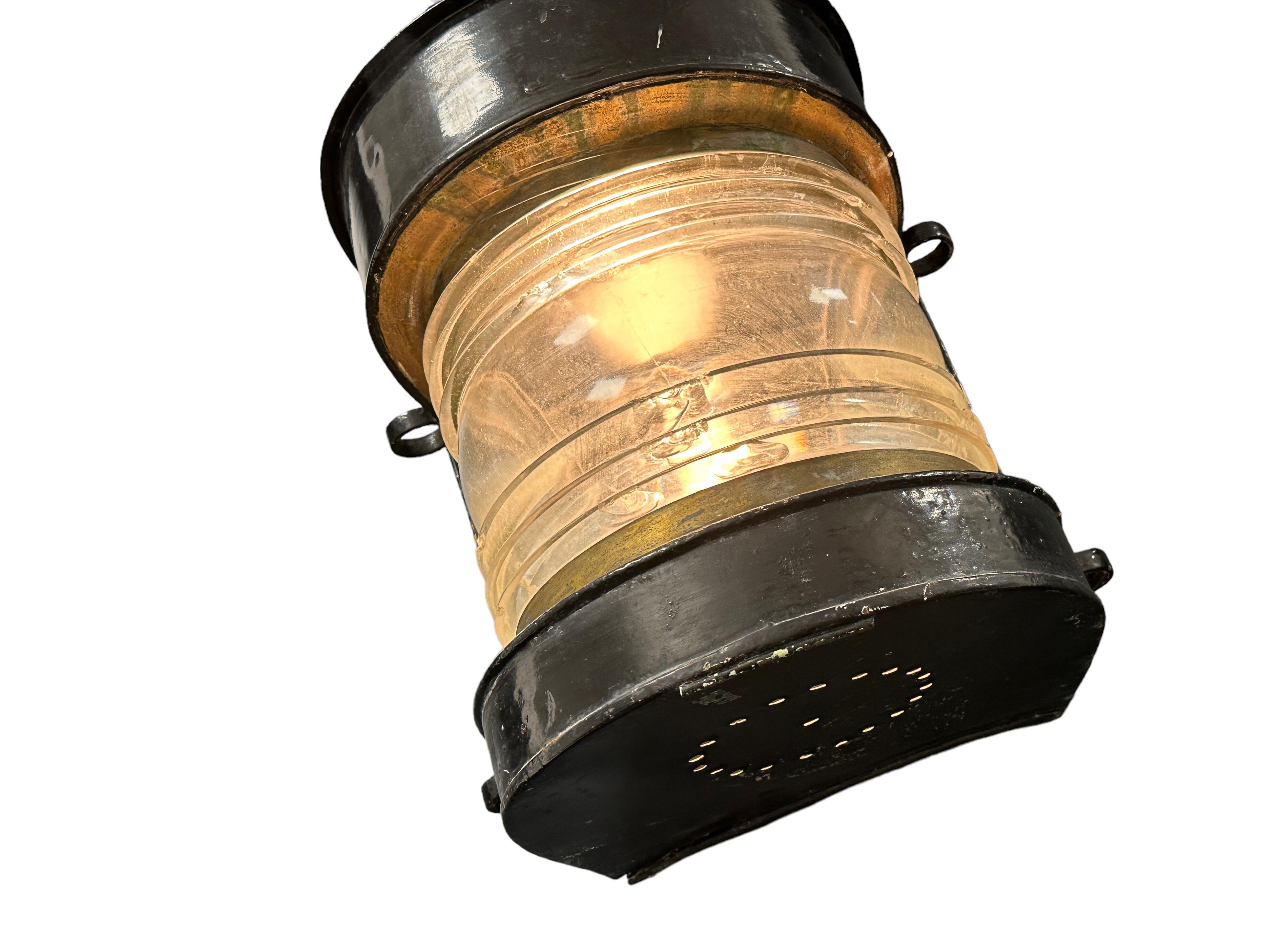 Ancienne grande lampe de bateau nautique Masthead, article de décoration de style industriel vintage en vente 1