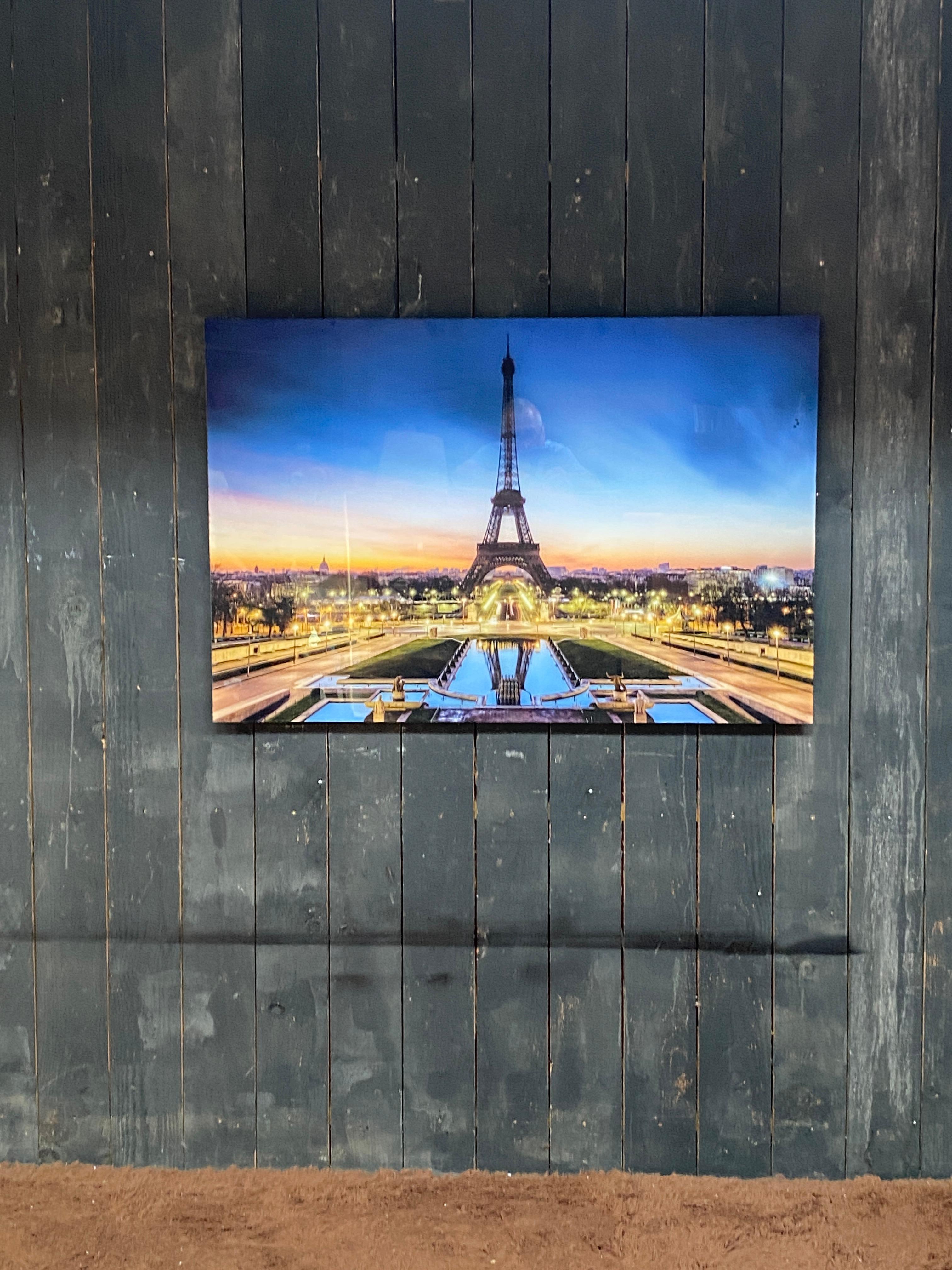 Old large silkscreen print on plexiglass representing the Eiffel Tower For Sale 4