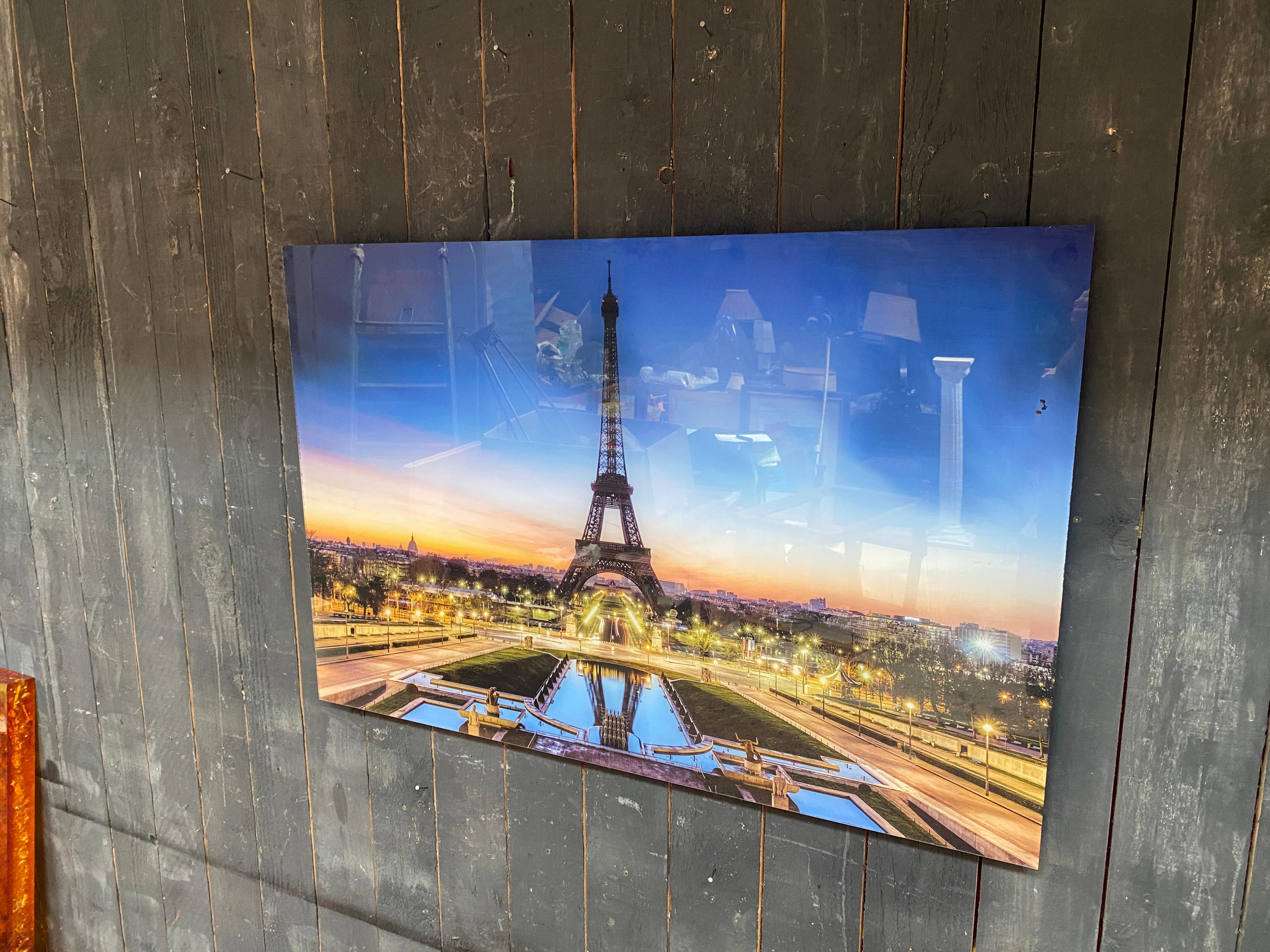 Plexiglass Old large silkscreen print on plexiglass representing the Eiffel Tower For Sale