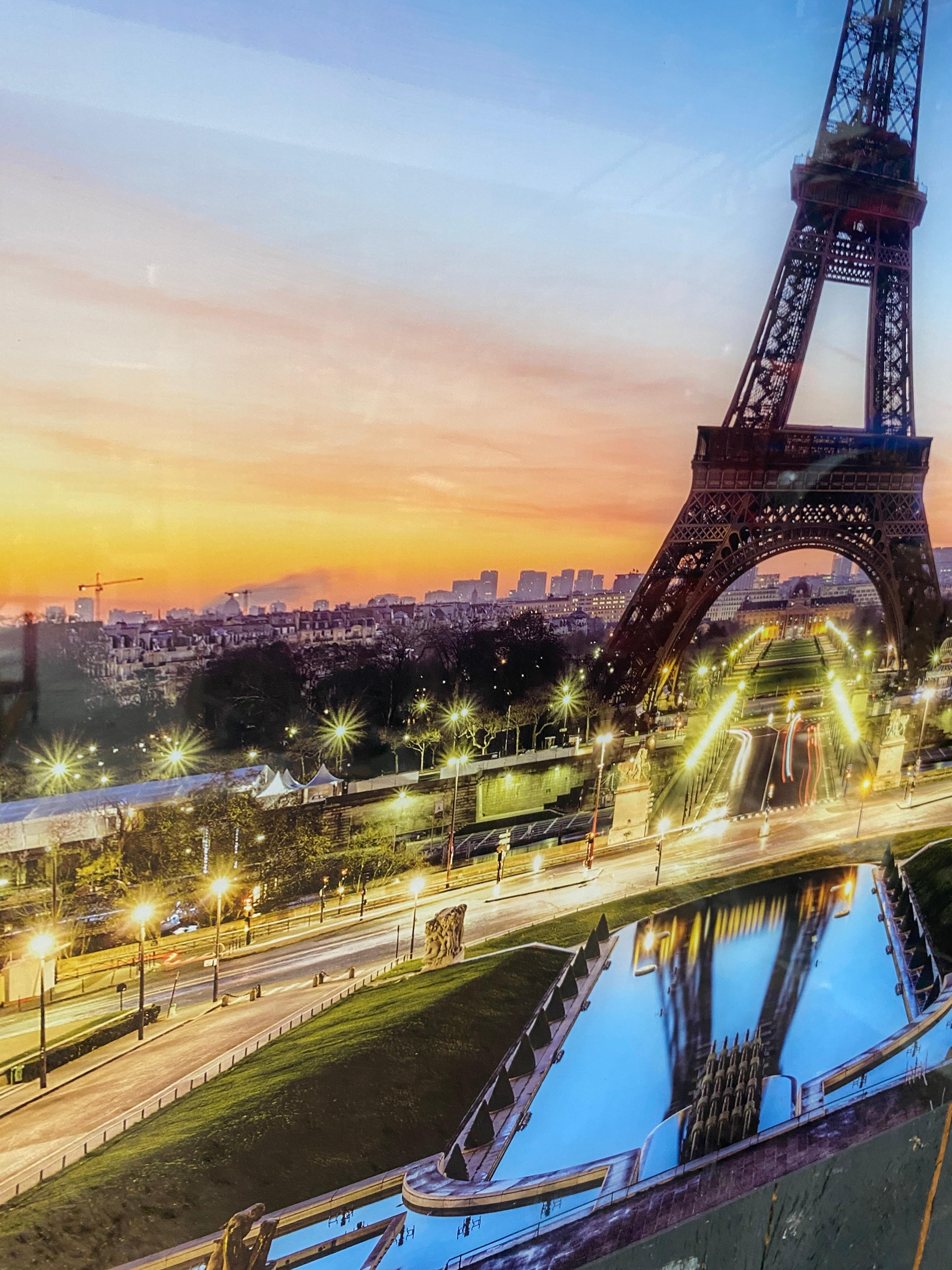 Old large silkscreen print on plexiglass representing the Eiffel Tower For Sale 3