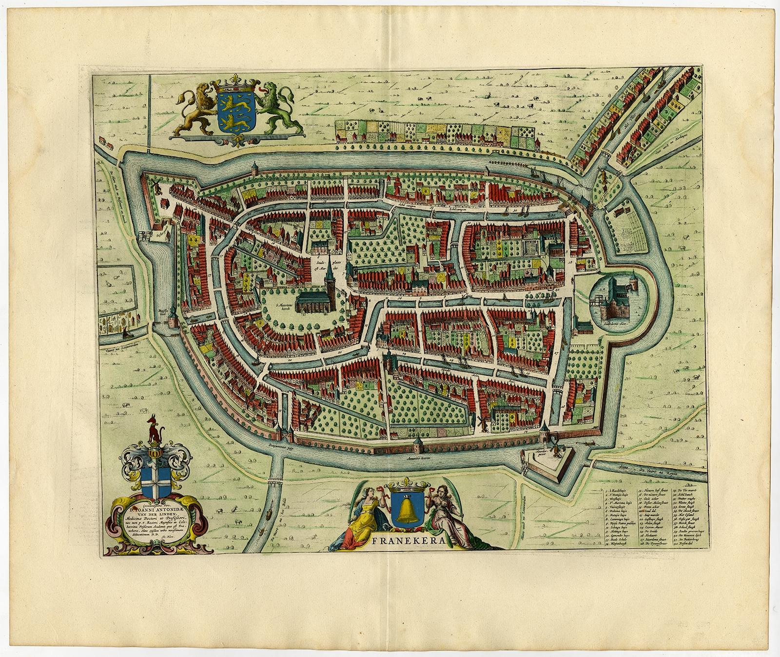 Antike Karte mit dem Titel 'Franekera'. 

Alte Karte der Stadt Franeker, Friesland. Zeigt auch zwei Kartuschen, Wappen und Legende. Diese Karte stammt aus einer lateinischen Ausgabe des Stadtatlas 'Toneel der Steden', herausgegeben von Joan Blaeu,