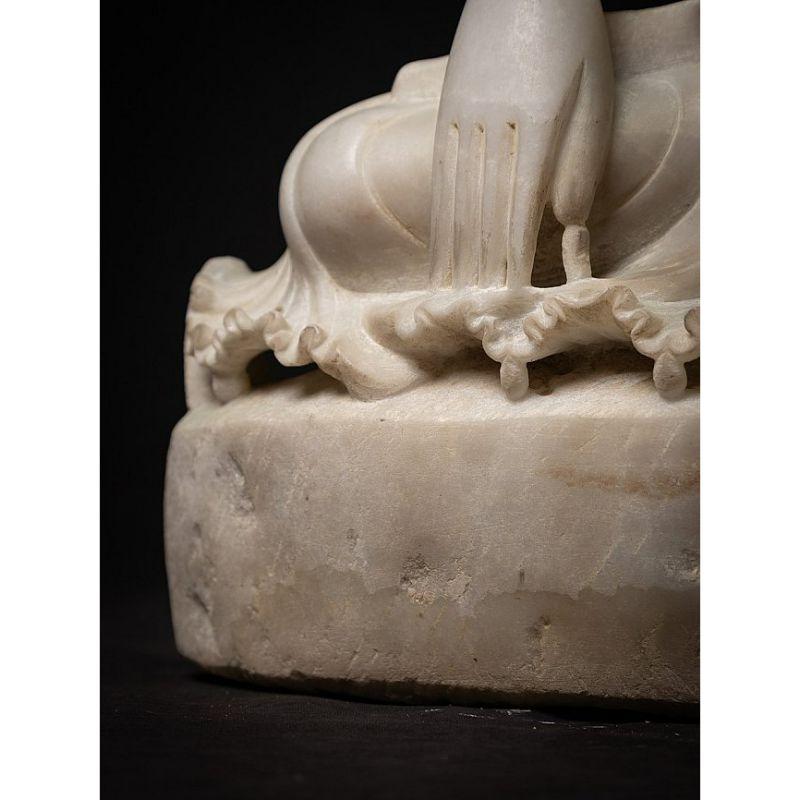 Old marble Burmese Buddha statue from Burma For Sale 12