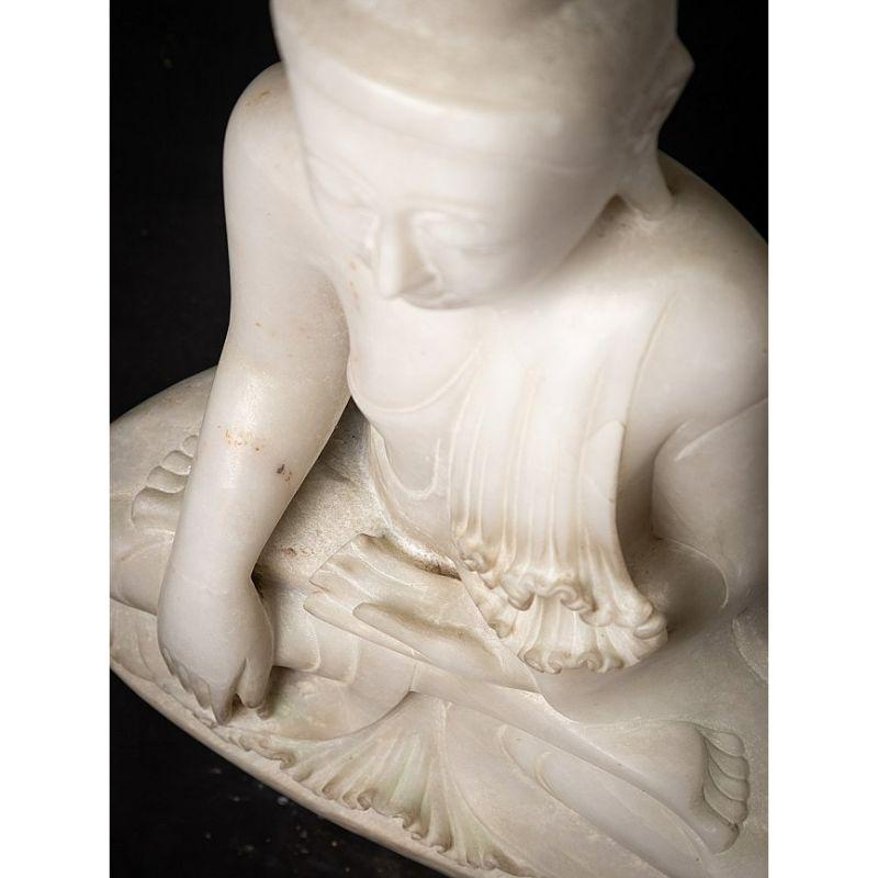 Old marble Burmese Buddha statue from Burma For Sale 14