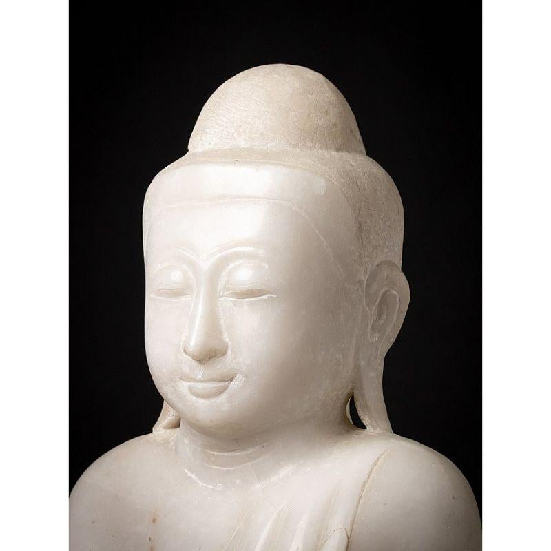 Old marble Burmese Buddha statue from Burma For Sale 1