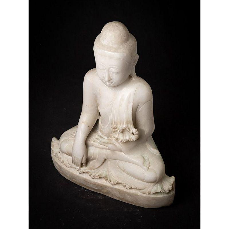 Old marble Burmese Buddha statue from Burma For Sale 2
