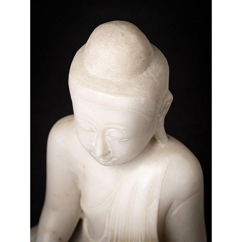 Old marble Burmese Buddha statue from Burma For Sale 3