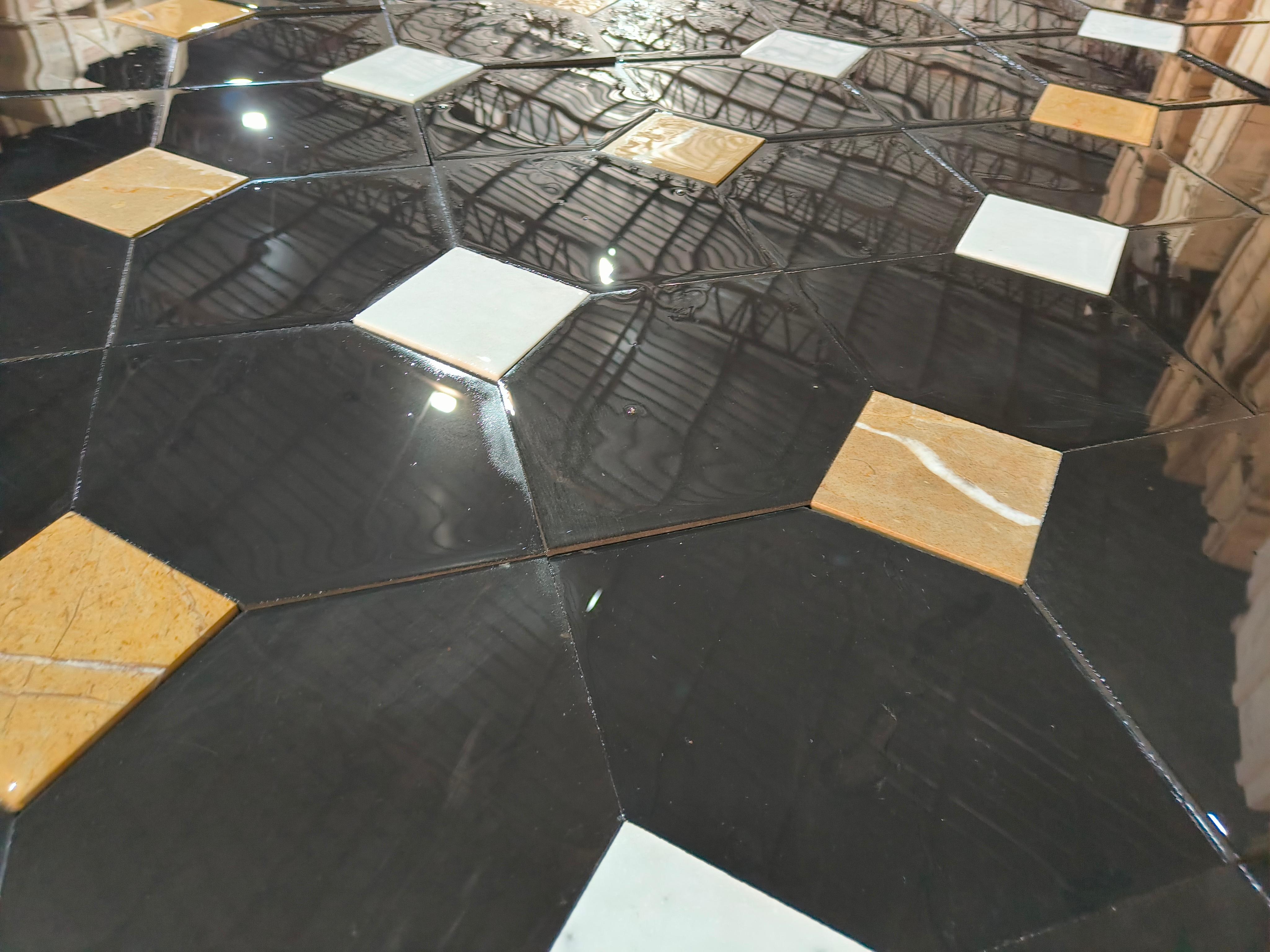 Tapis de sol en marbre ancien de Carrare récupéré et damier ancien italien de Carrare en vente 2
